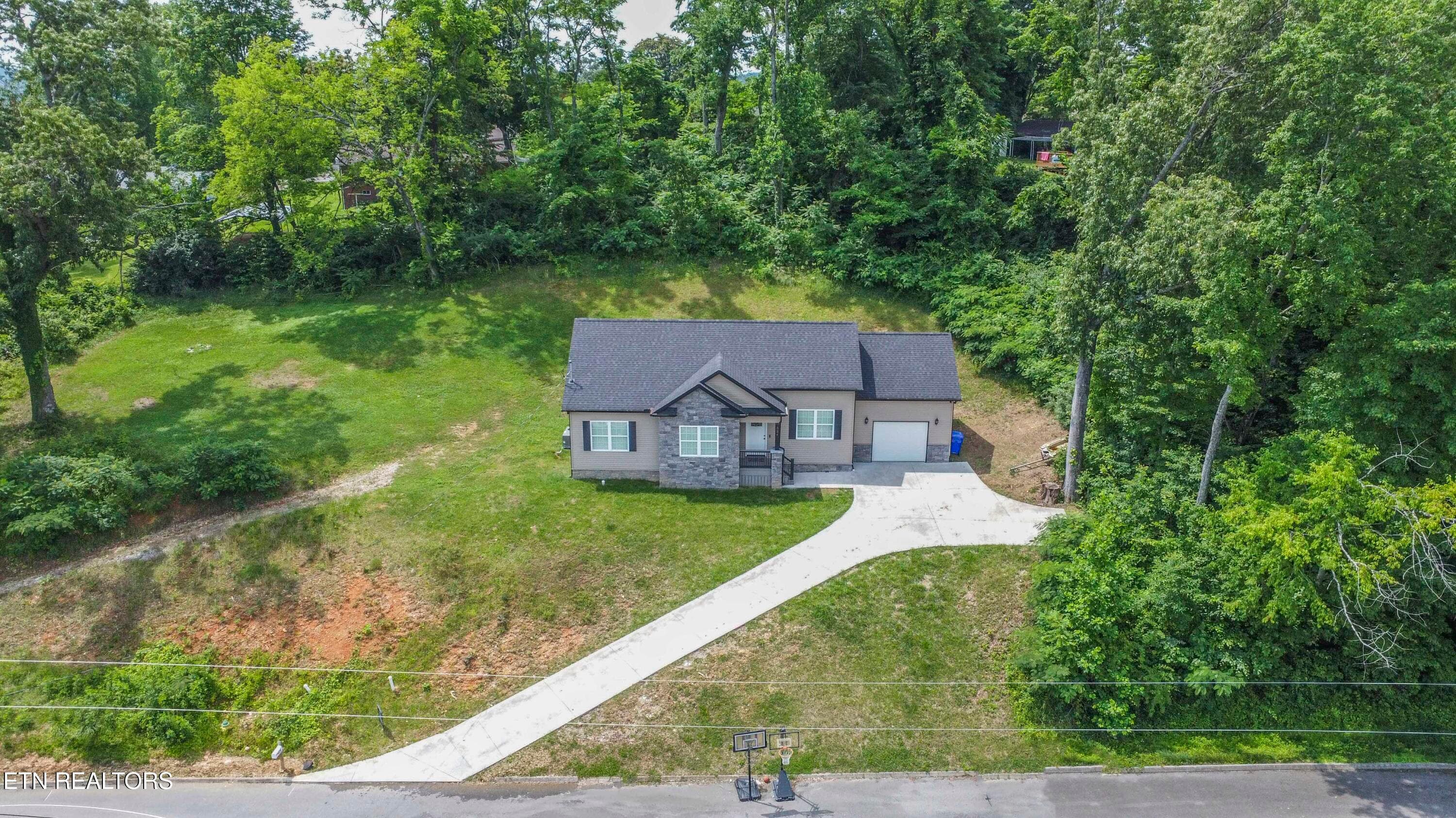 drone 10_1 - 524 Westbury Drive, Clinton, TN 37716