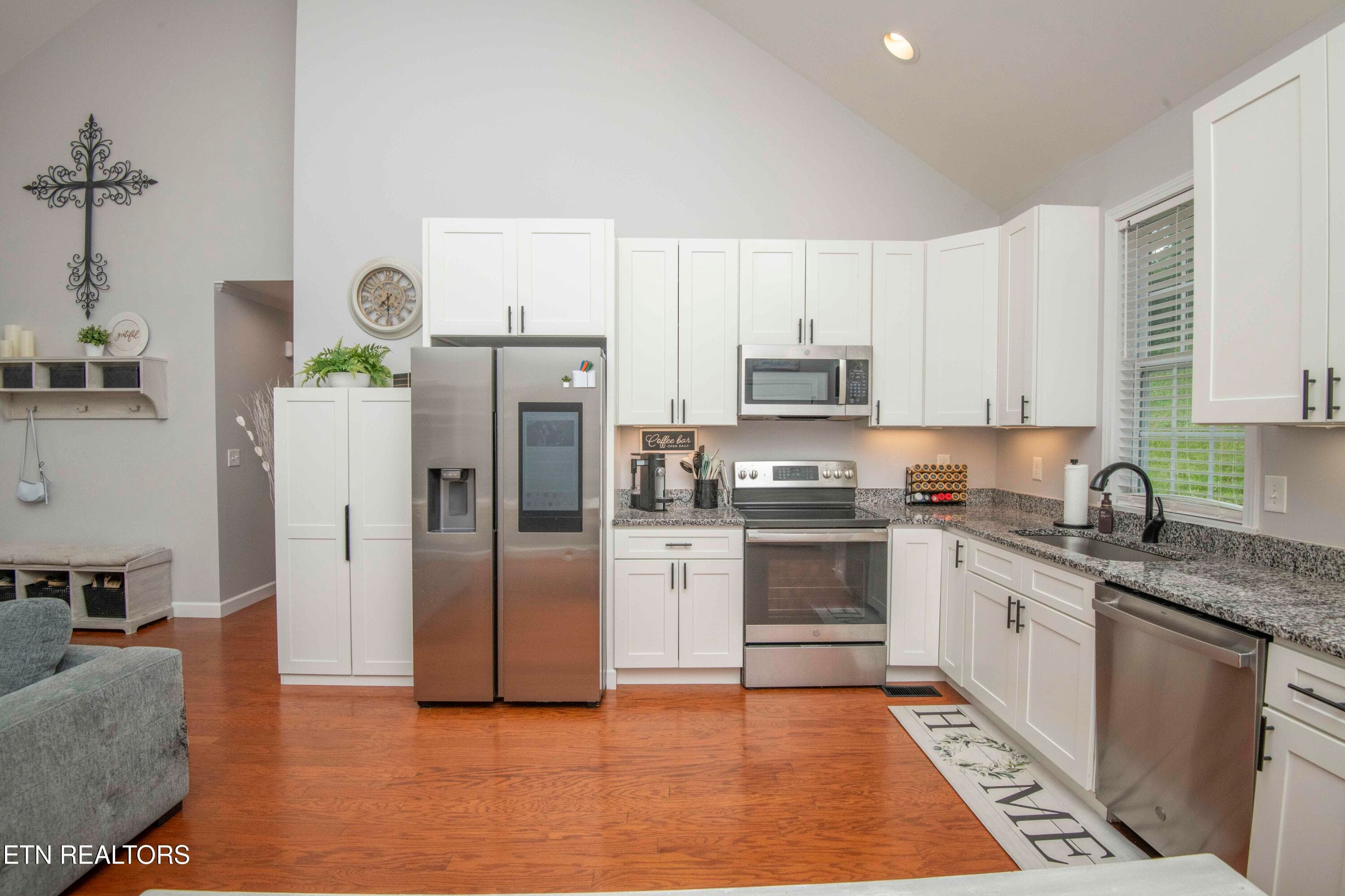 kitchen 2_1 - 524 Westbury Drive, Clinton, TN 37716