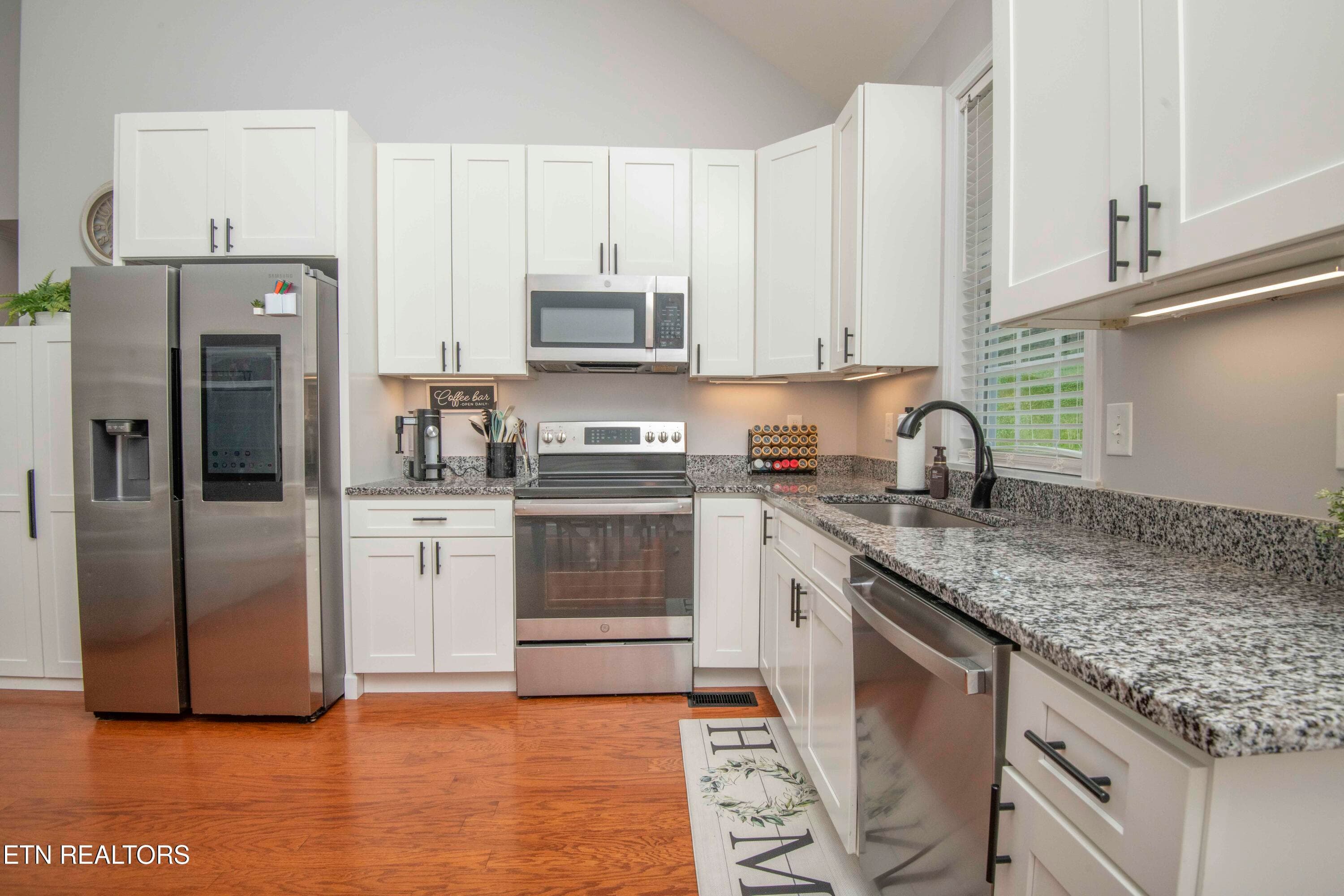 kitchen 5_1 - 524 Westbury Drive, Clinton, TN 37716