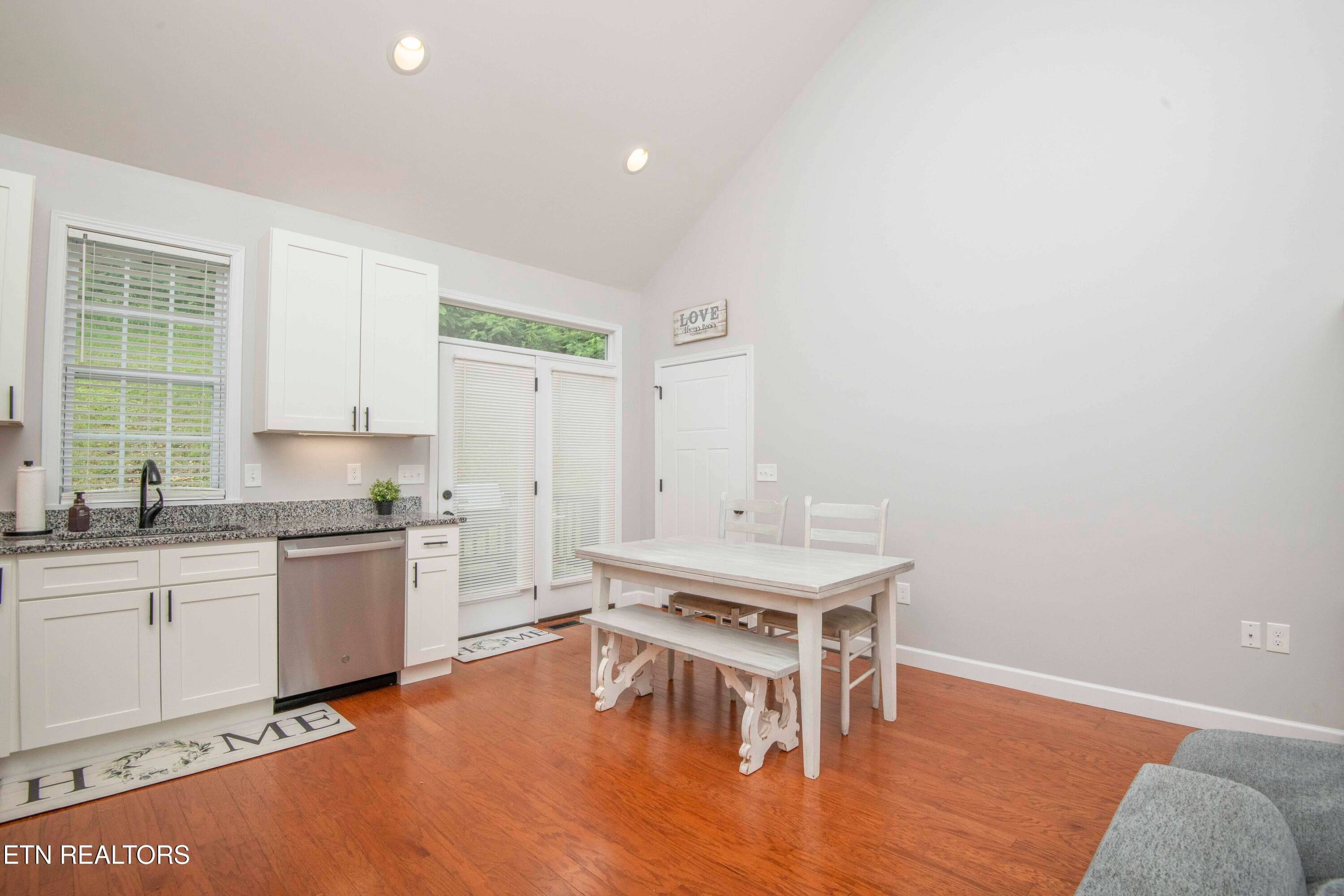 kitchen 8_1 - 524 Westbury Drive, Clinton, TN 37716