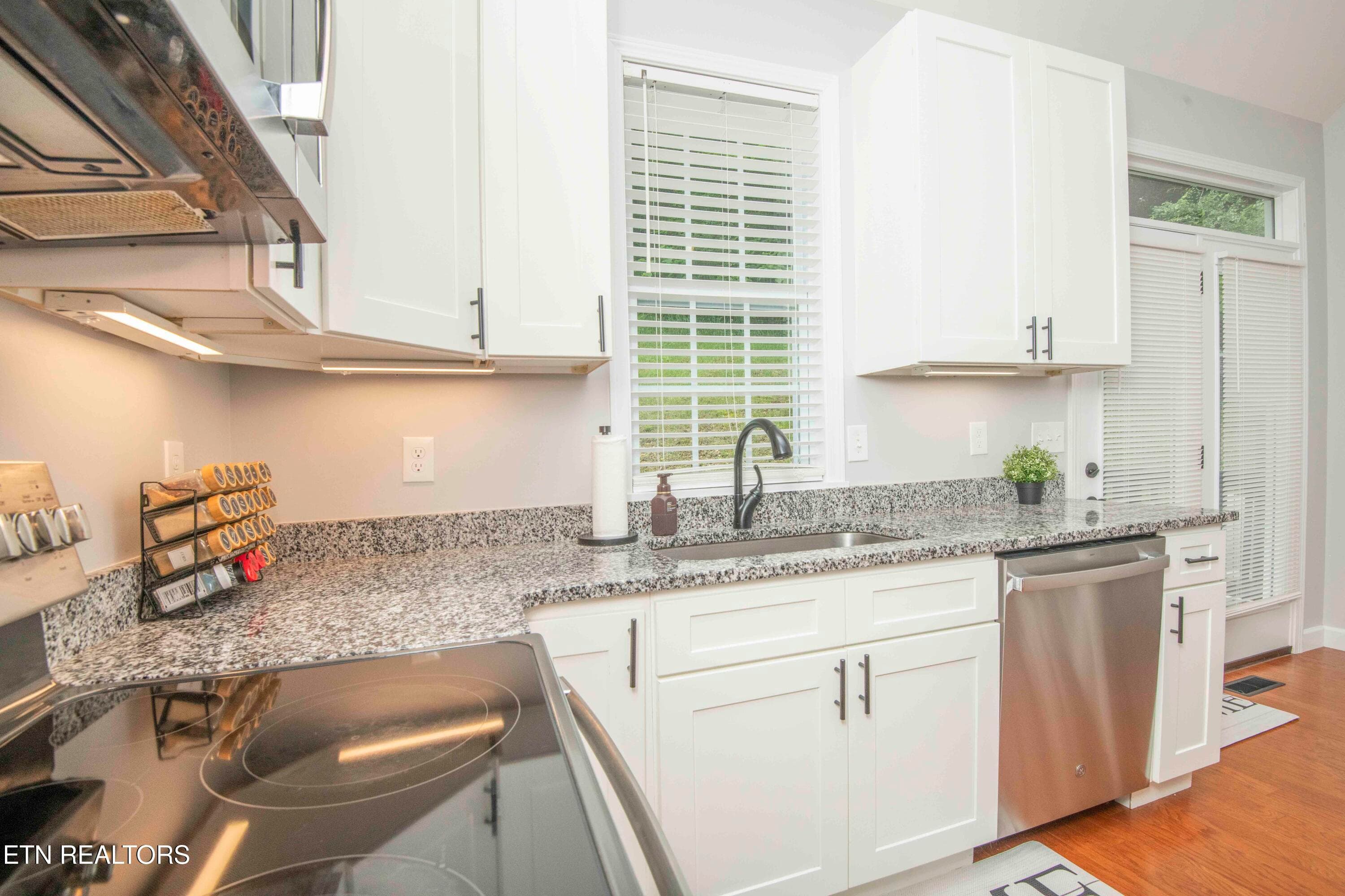 kitchen_1 - 524 Westbury Drive, Clinton, TN 37716