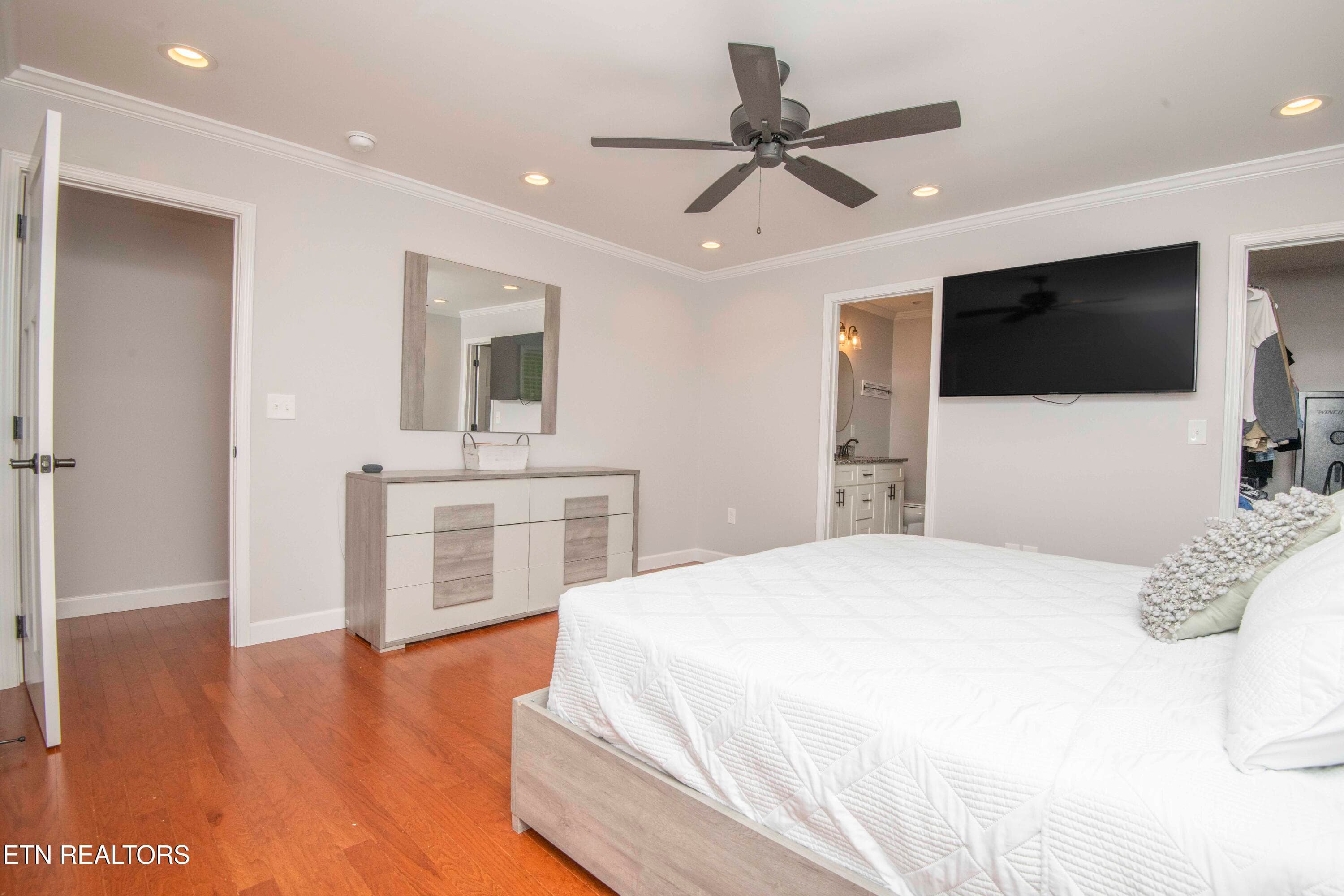 master bed_1 - 524 Westbury Drive, Clinton, TN 37716