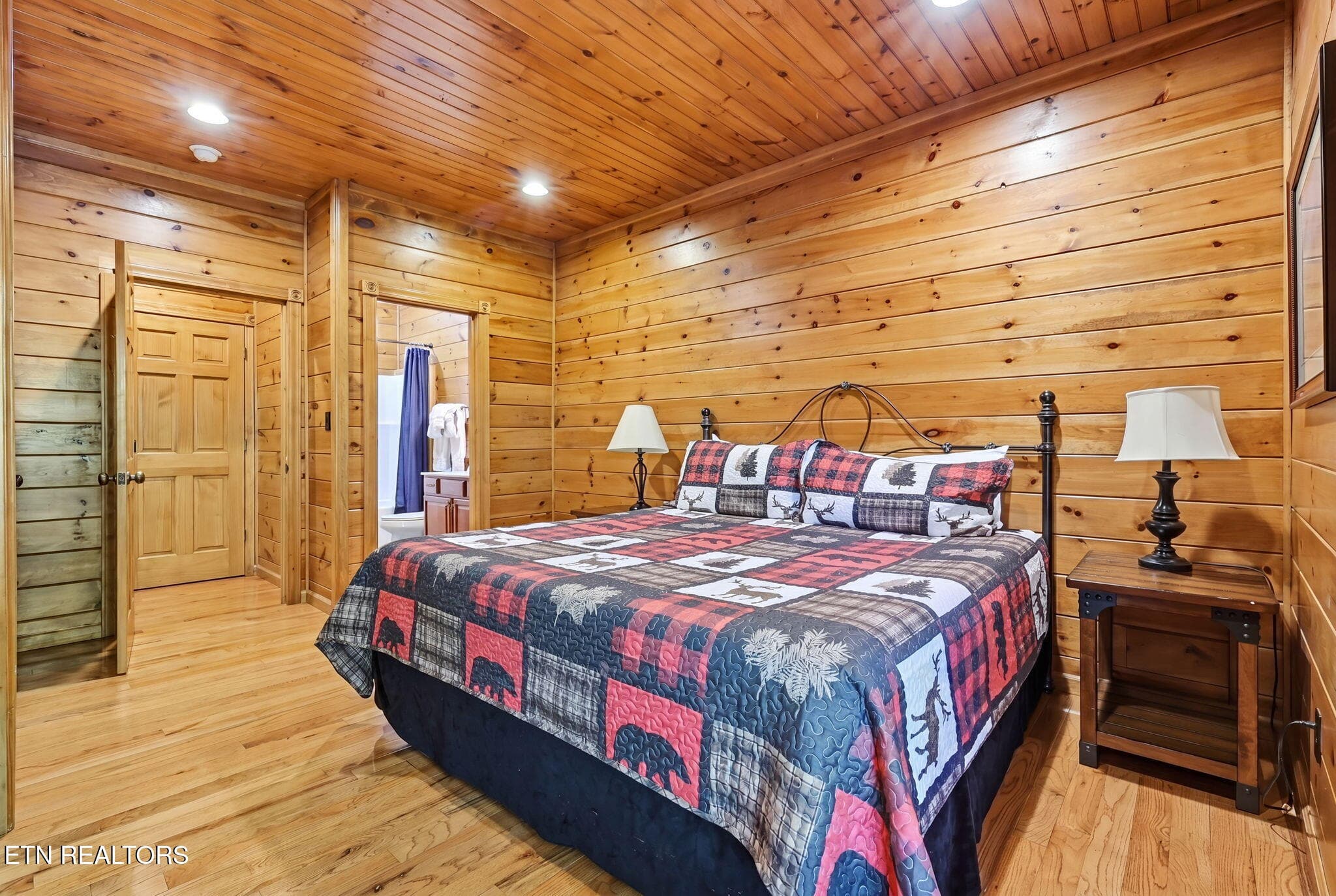 44-web-or-mls-3F1A4931_reedit_abd2bef9 - 826 Great Smoky Way, Gatlinburg, TN 37738, Gatlinburg