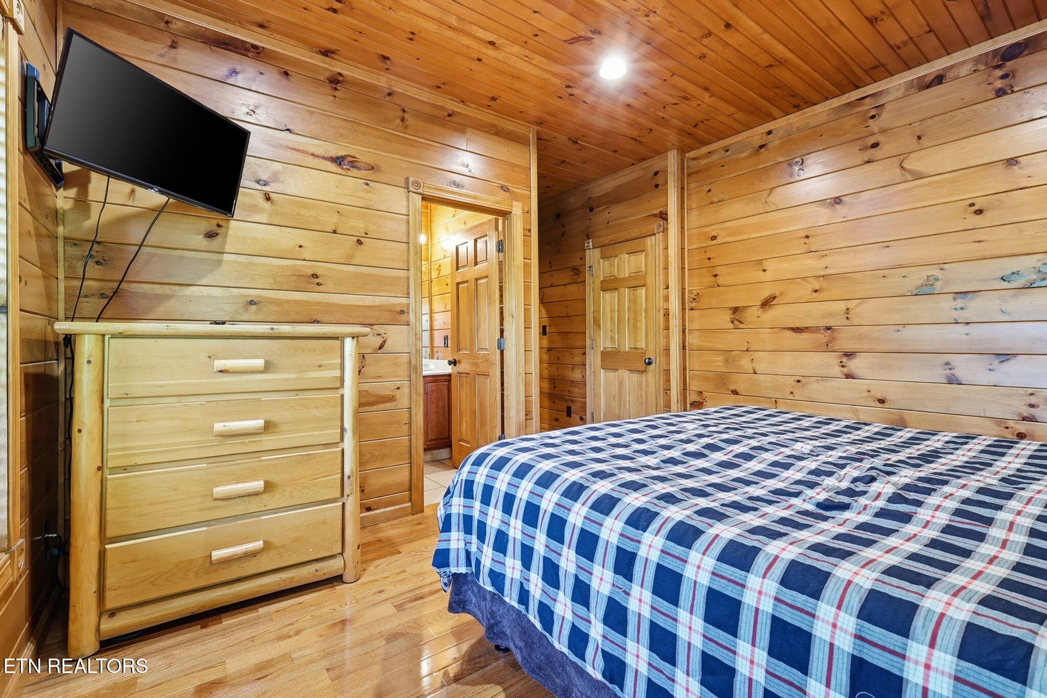 50-web-or-mls-3F1A4951 - 826 Great Smoky Way, Gatlinburg, TN 37738, Gatlinburg