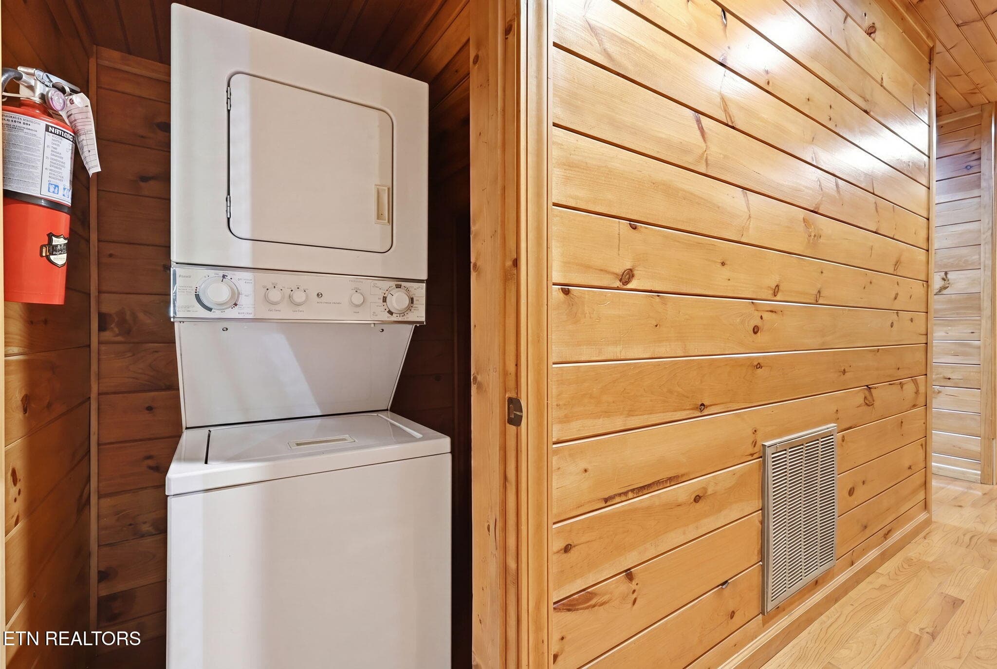 51-web-or-mls-3F1A4954_reedit_cd953560 - 826 Great Smoky Way, Gatlinburg, TN 37738, Gatlinburg