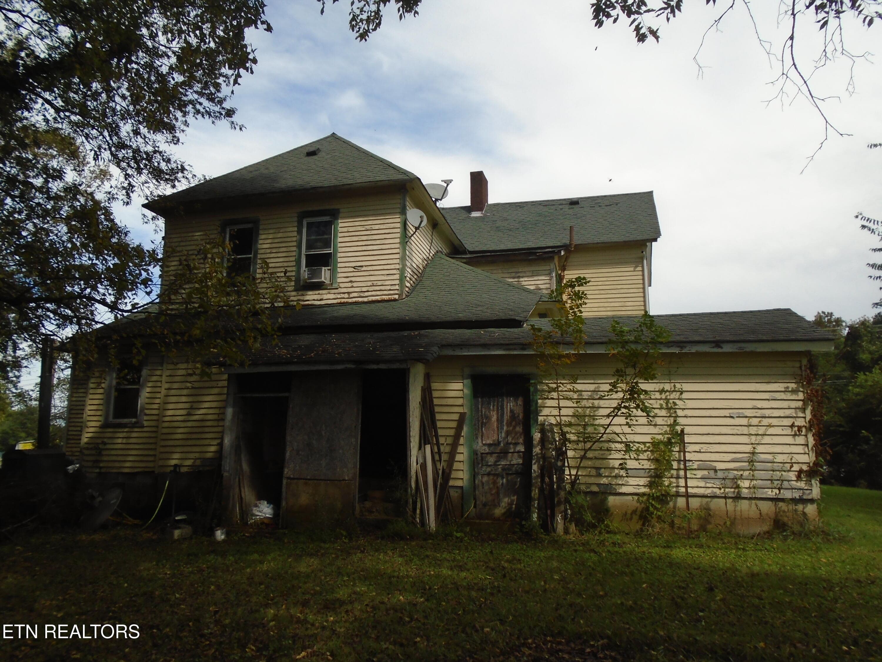 DSC00629 - 212 Dunlap Hollow Rd, Friendsville, TN 37737, Friendsville