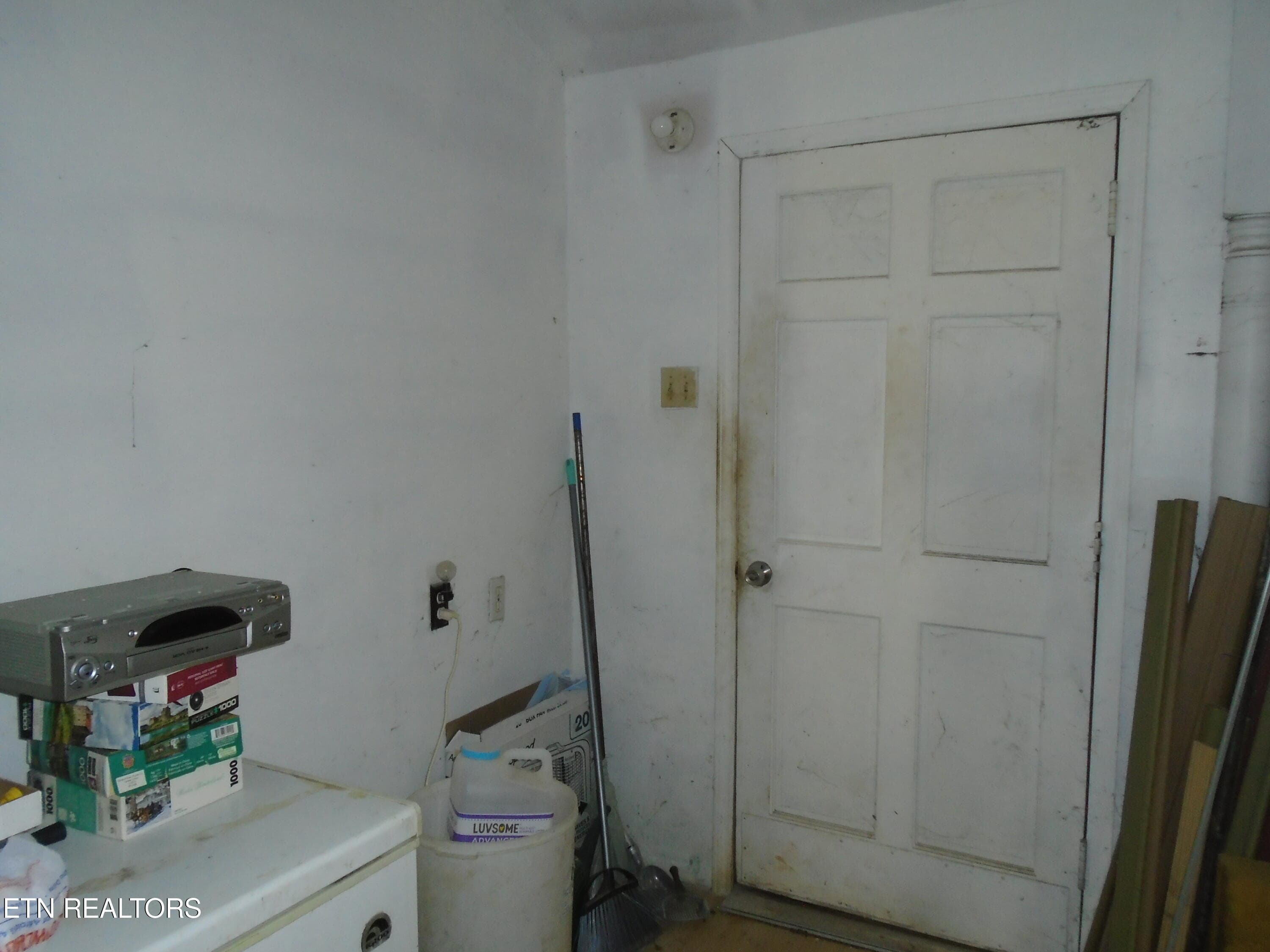 DSC00650 - 212 Dunlap Hollow Rd, Friendsville, TN 37737, Friendsville