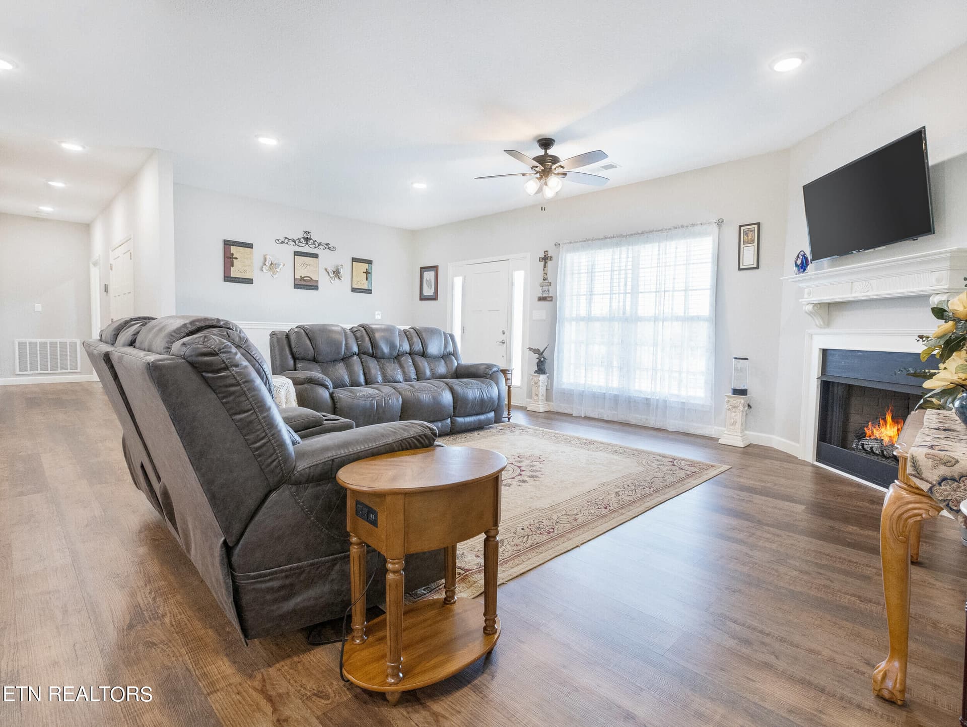 Main Level Living Room - 158 Old Hickory Circle, Madisonville, TN 37354
