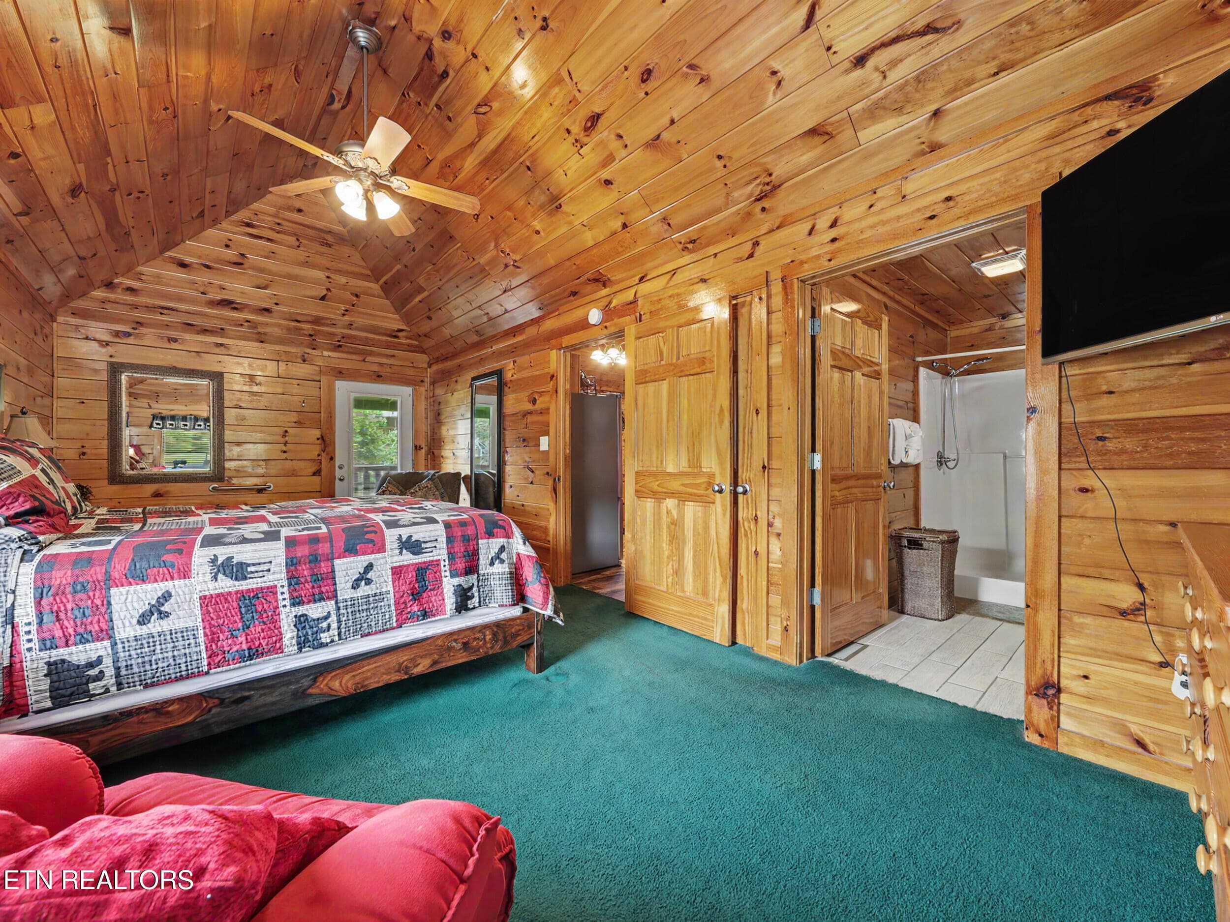 High Vaulted Ceilings - 1629 Little Cabin Loop, Pigeon Forge, TN 37862, Pigeon Forge