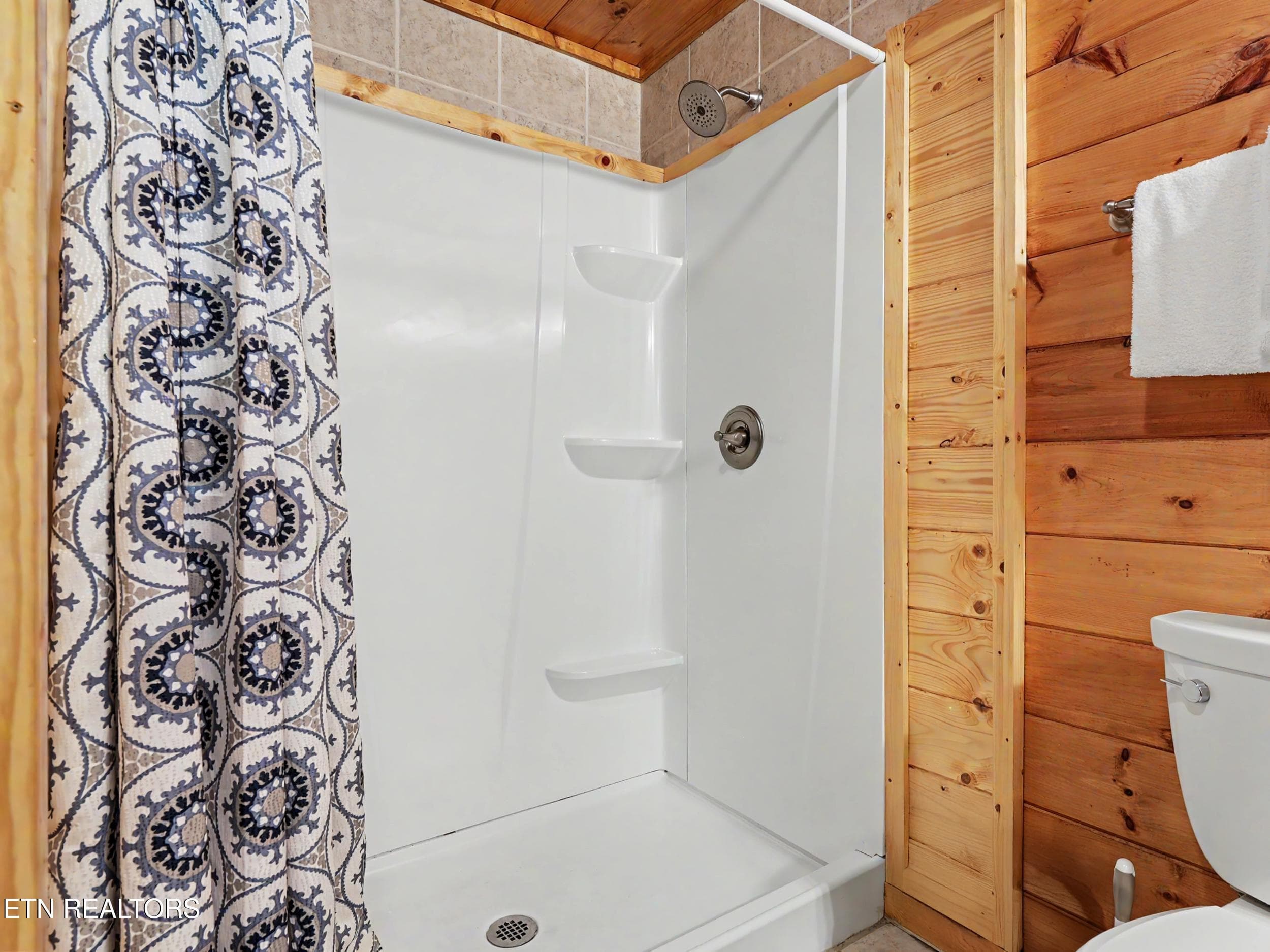 Downstairs Bathroom - 1629 Little Cabin Loop, Pigeon Forge, TN 37862, Pigeon Forge