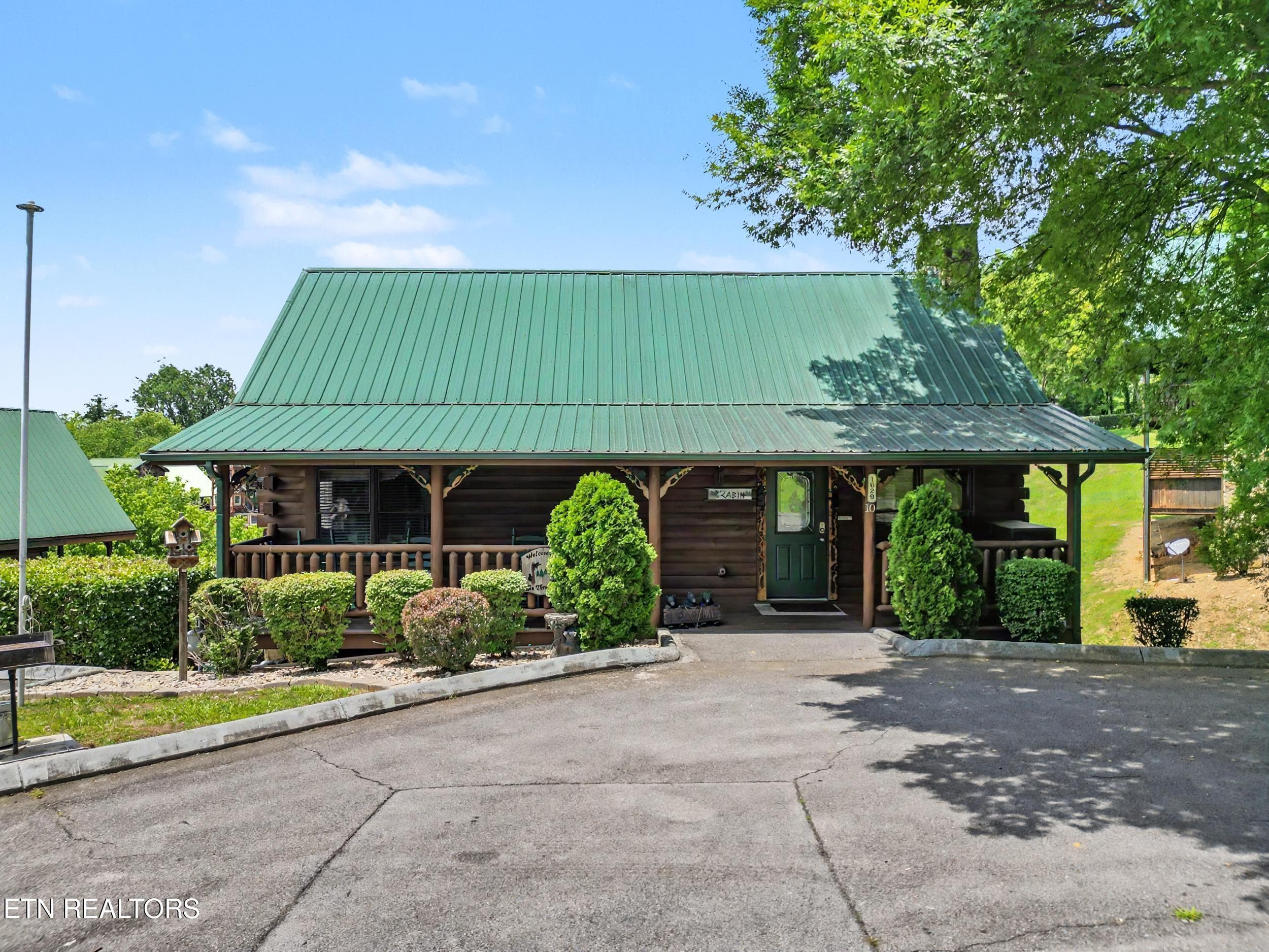 Level With Easy Access - 1629 Little Cabin Loop, Pigeon Forge, TN 37862, Pigeon Forge