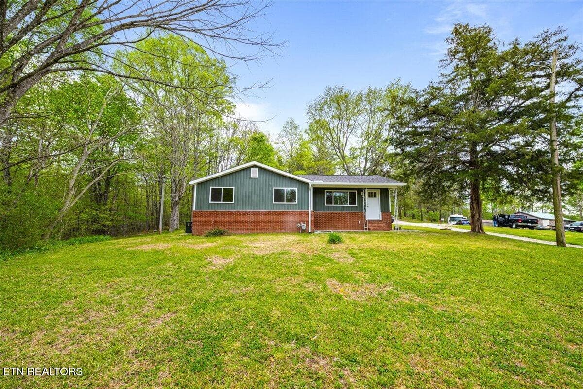 39-135 Cougar Ridge Pvt Dr - 520 W Hills Drive, Huntsville, TN 37756