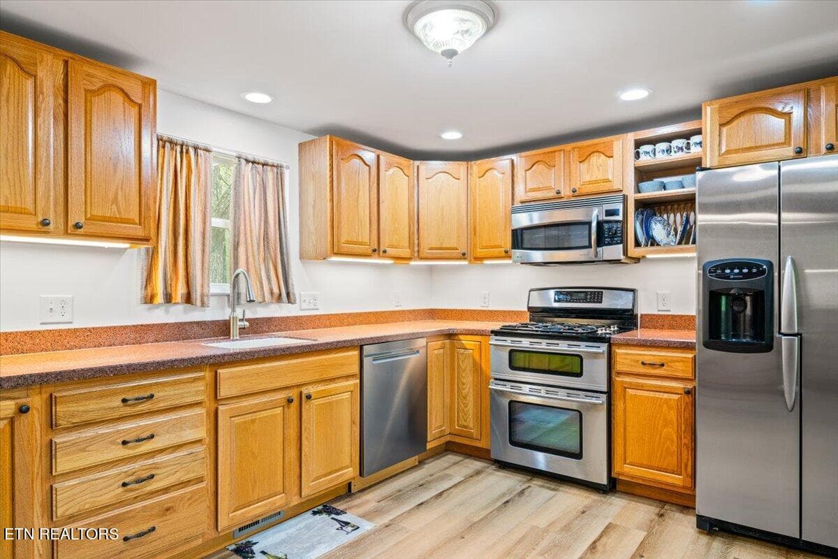 30-135 Cougar Ridge Pvt Dr - 520 W Hills Drive, Huntsville, TN 37756