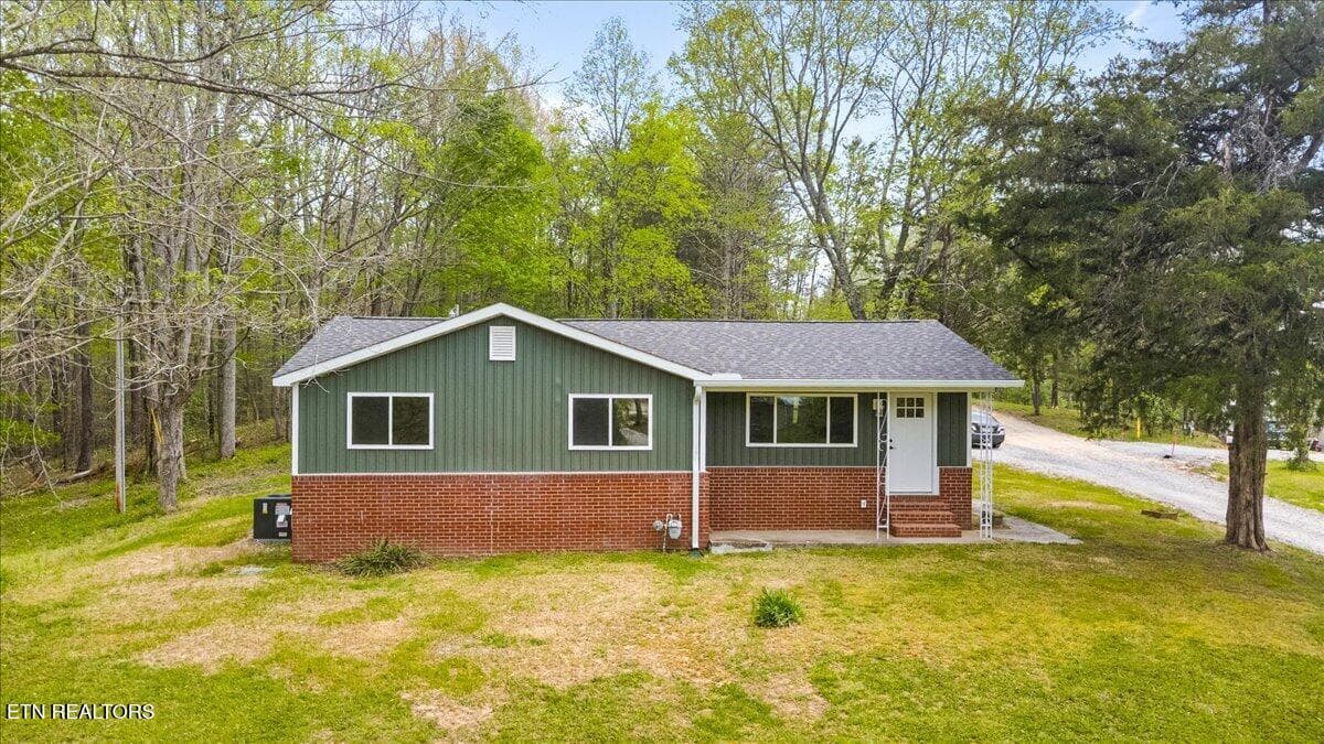 02-135 Cougar Ridge Pvt Dr - 520 W Hills Drive, Huntsville, TN 37756