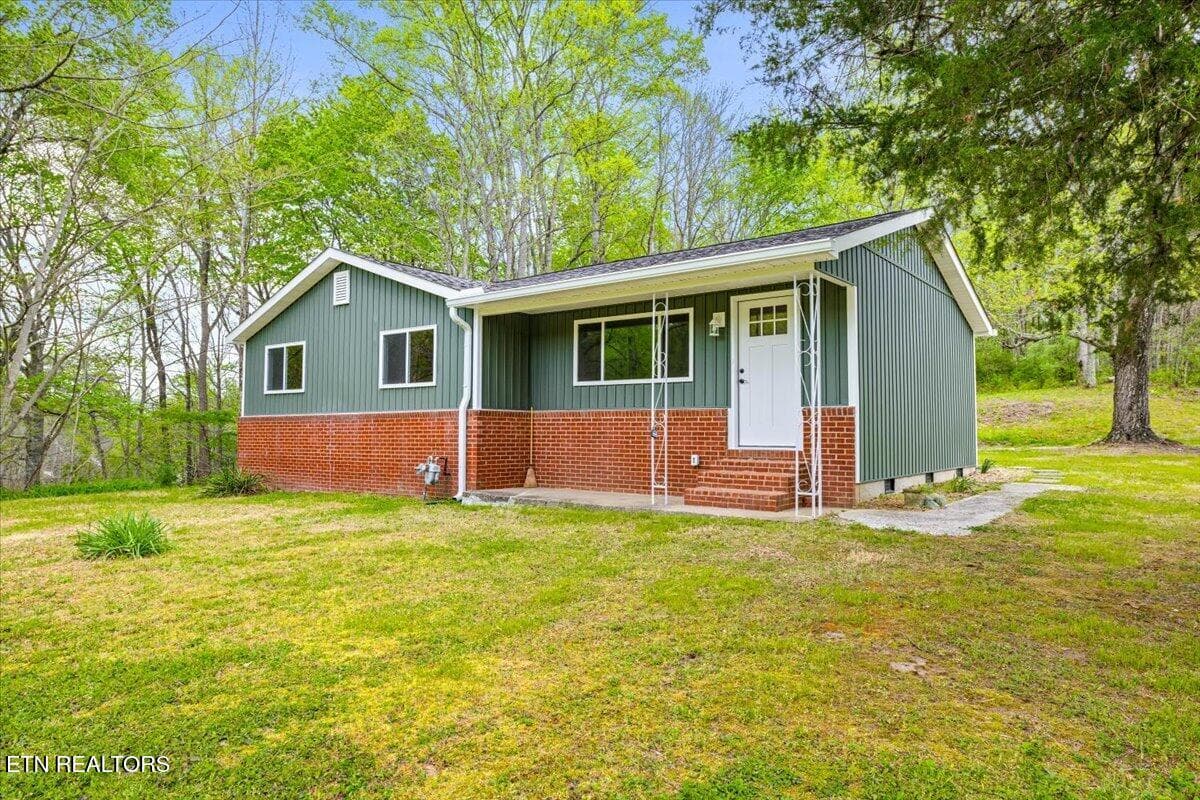 35-135 Cougar Ridge Pvt Dr - 520 W Hills Drive, Huntsville, TN 37756