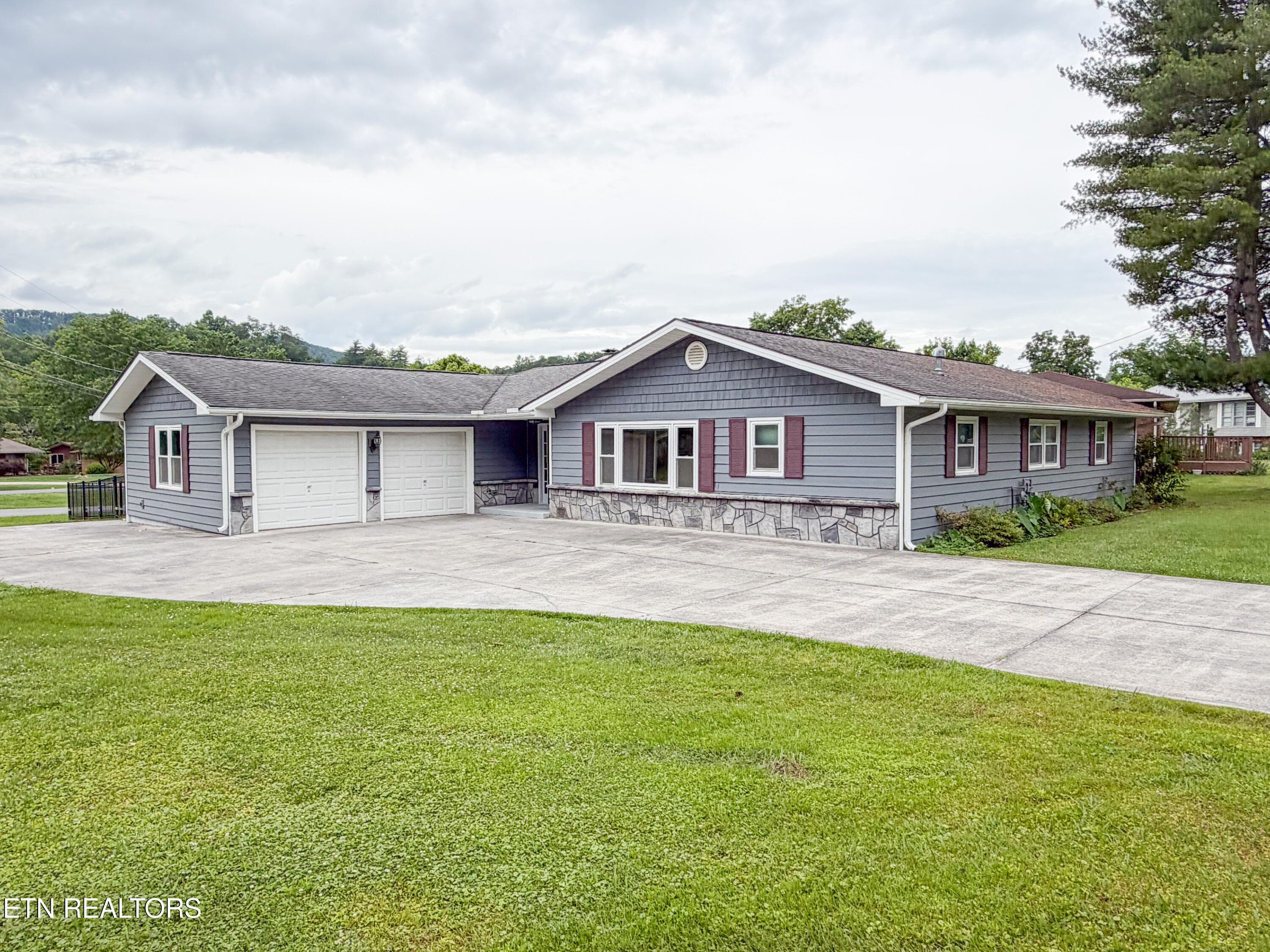 302 Park View, Pigeon Forge, TN 37863