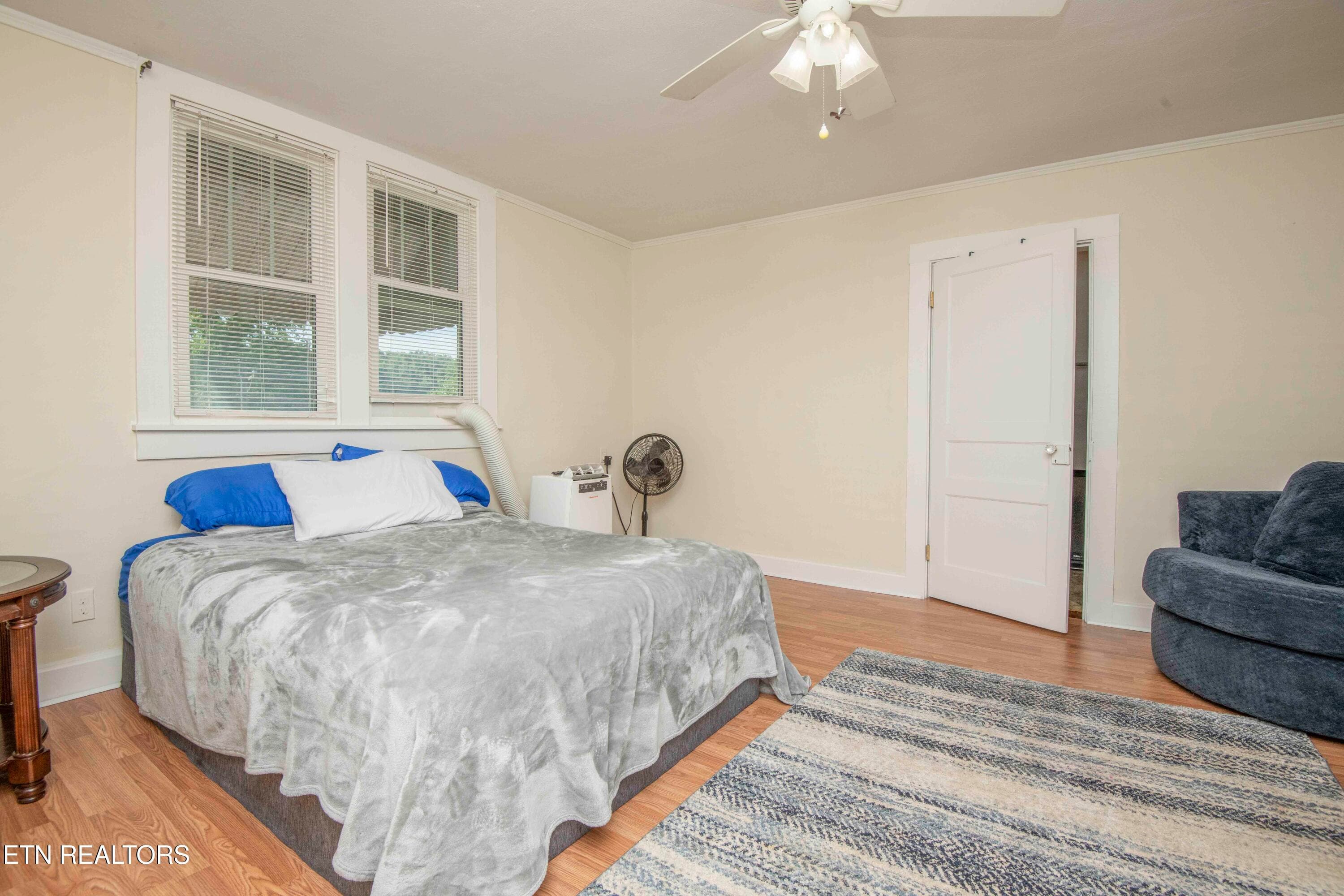 bed_1 - 17761 Alberta St, Oneida, TN 37841