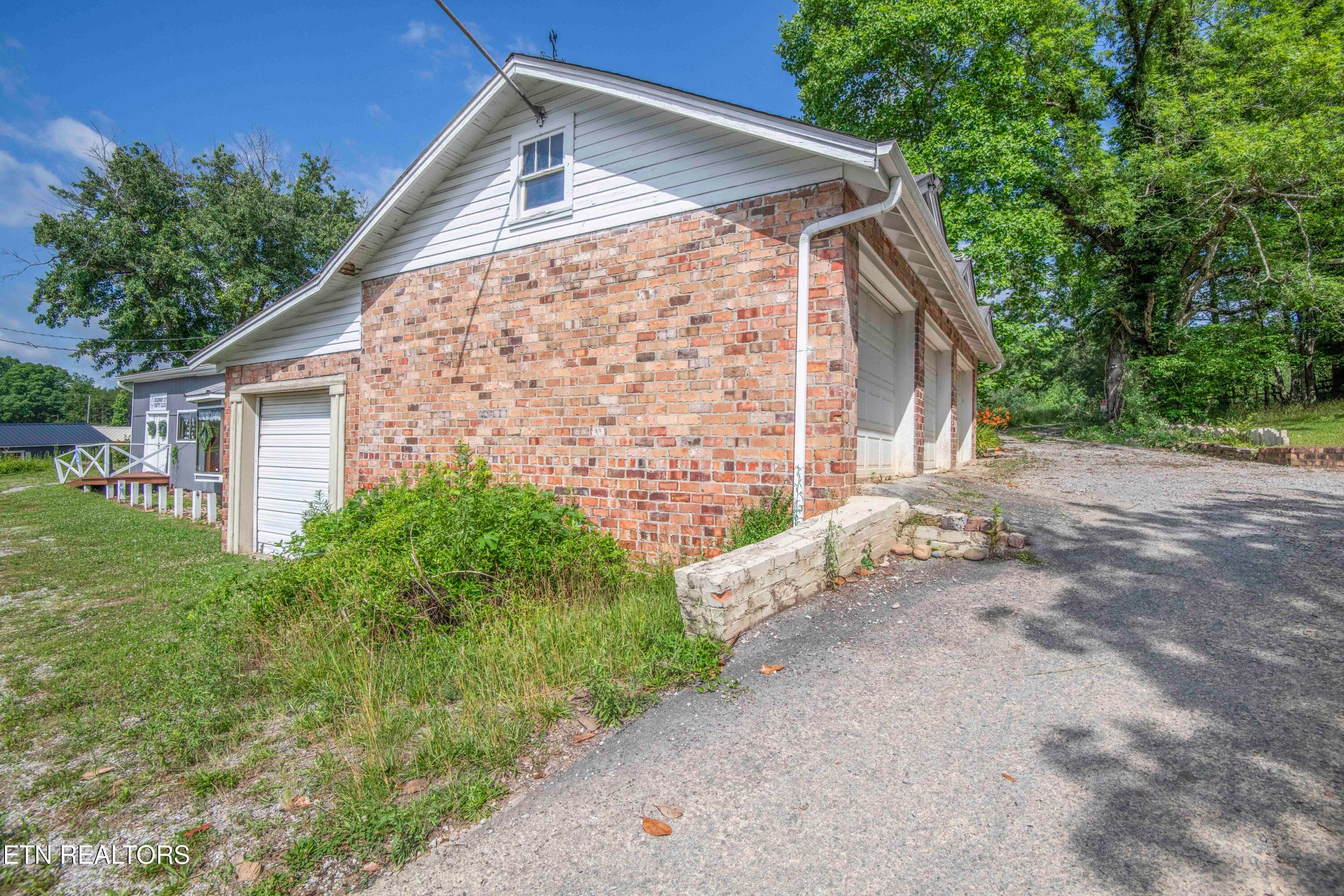 yard_1 - 17761 Alberta St, Oneida, TN 37841