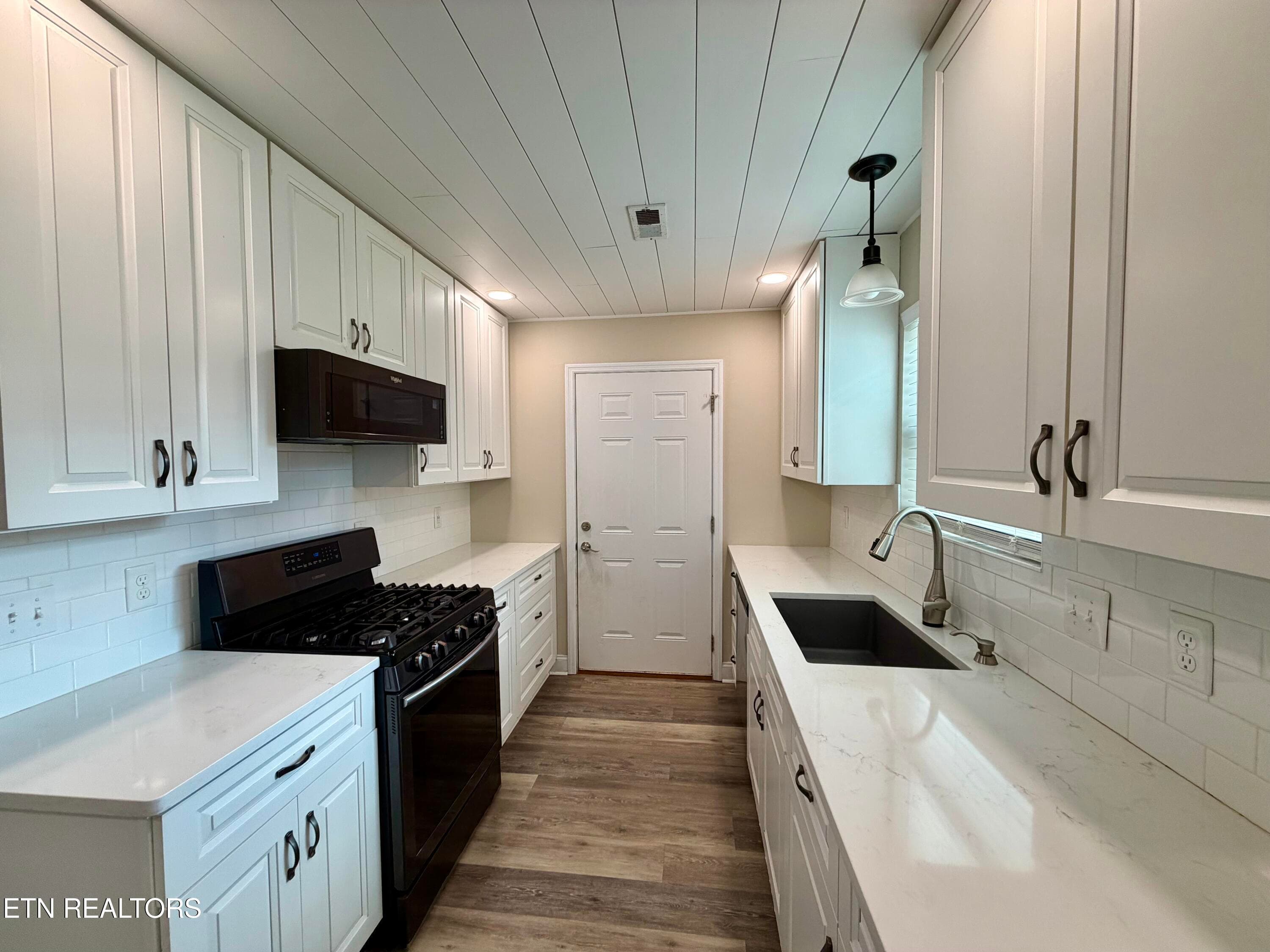 IMG_8718 - 2337 Scanlon Court, Powell, TN 37849