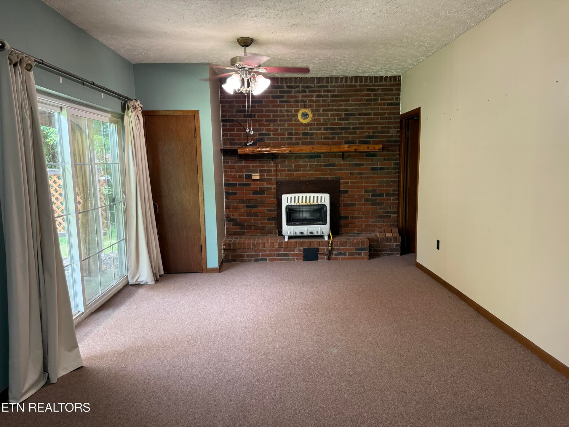 IMG_5317 - 4544 N Wildwood Rd, Maryville, TN 37804