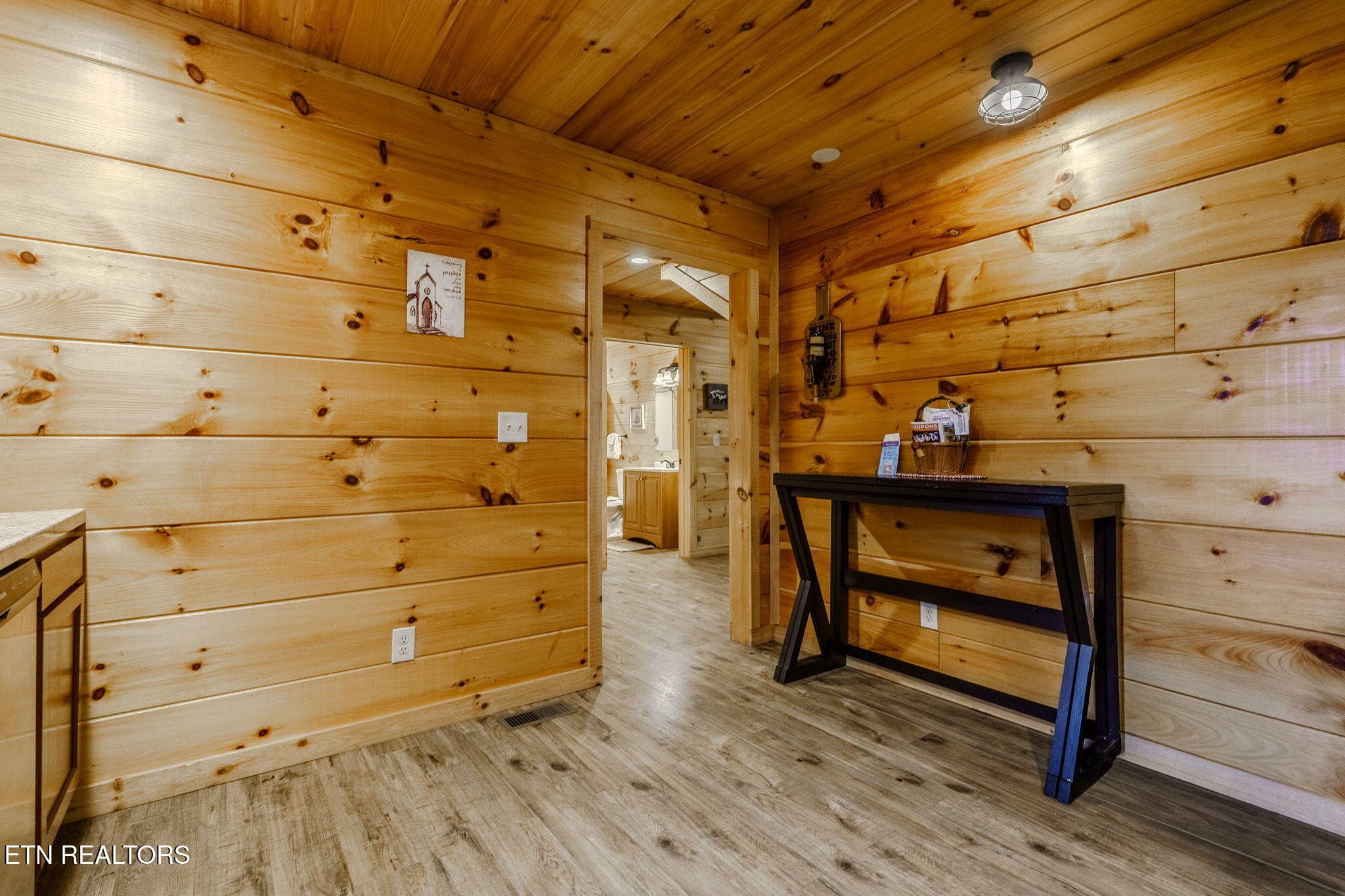 625 Pinecrest (1) - 625 Pinecrest Drive, Gatlinburg, TN 37738, Gatlinburg