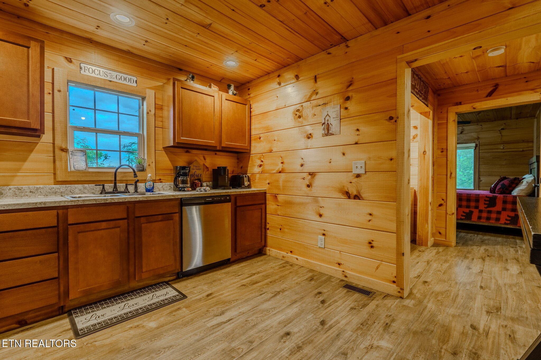 625 Pinecrest (2) - 625 Pinecrest Drive, Gatlinburg, TN 37738, Gatlinburg