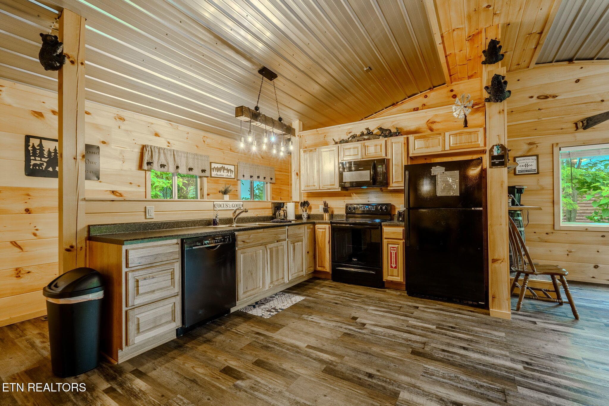628 Pinecrest. (1) - 628 Pinecrest Drive, Gatlinburg, TN 37738, Gatlinburg