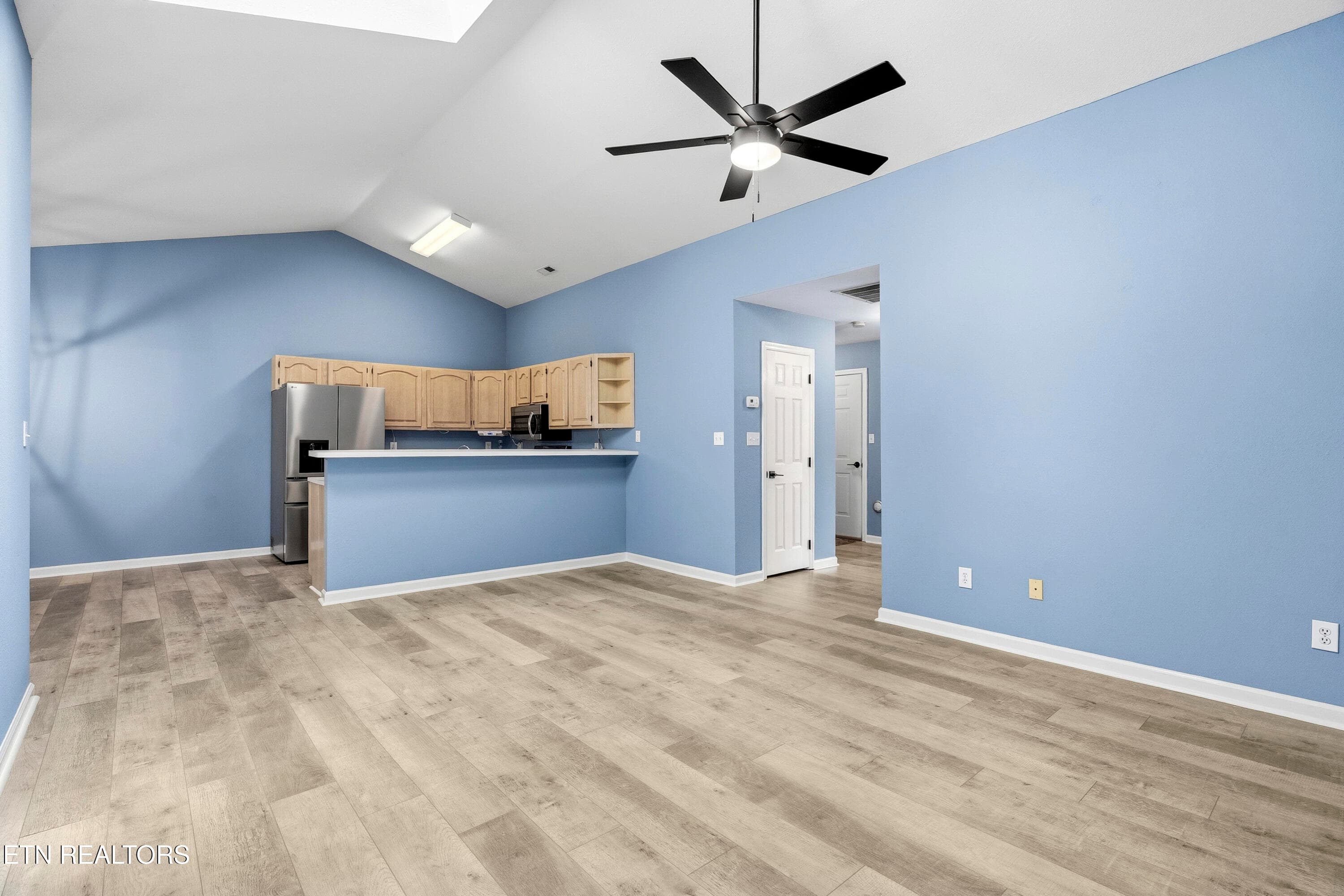 Living Room/Kitchen Area - 10703 Admiral Bend Way, Knoxville, TN 37934, Knoxville