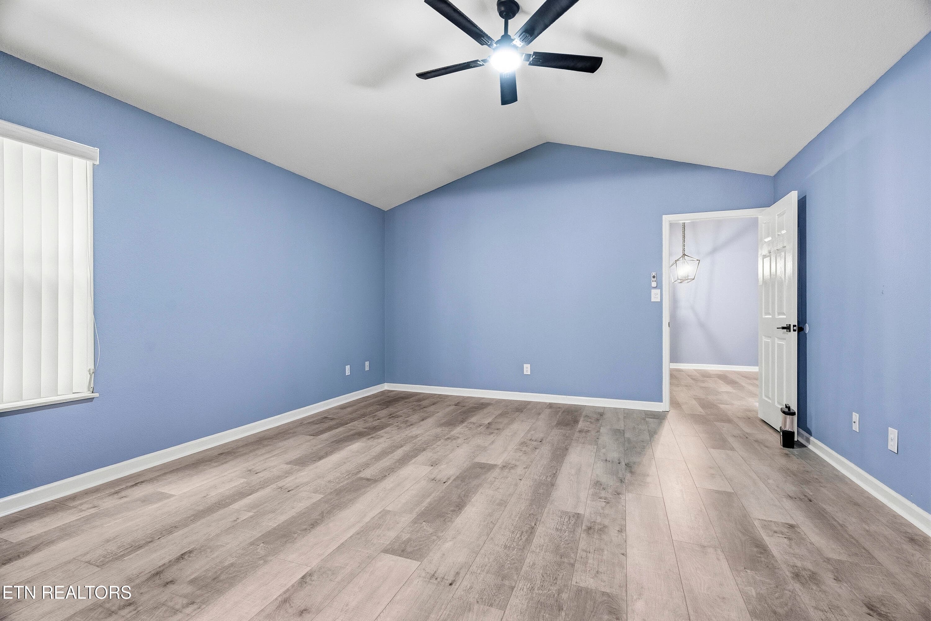 Master BR - 10703 Admiral Bend Way, Knoxville, TN 37934, Knoxville