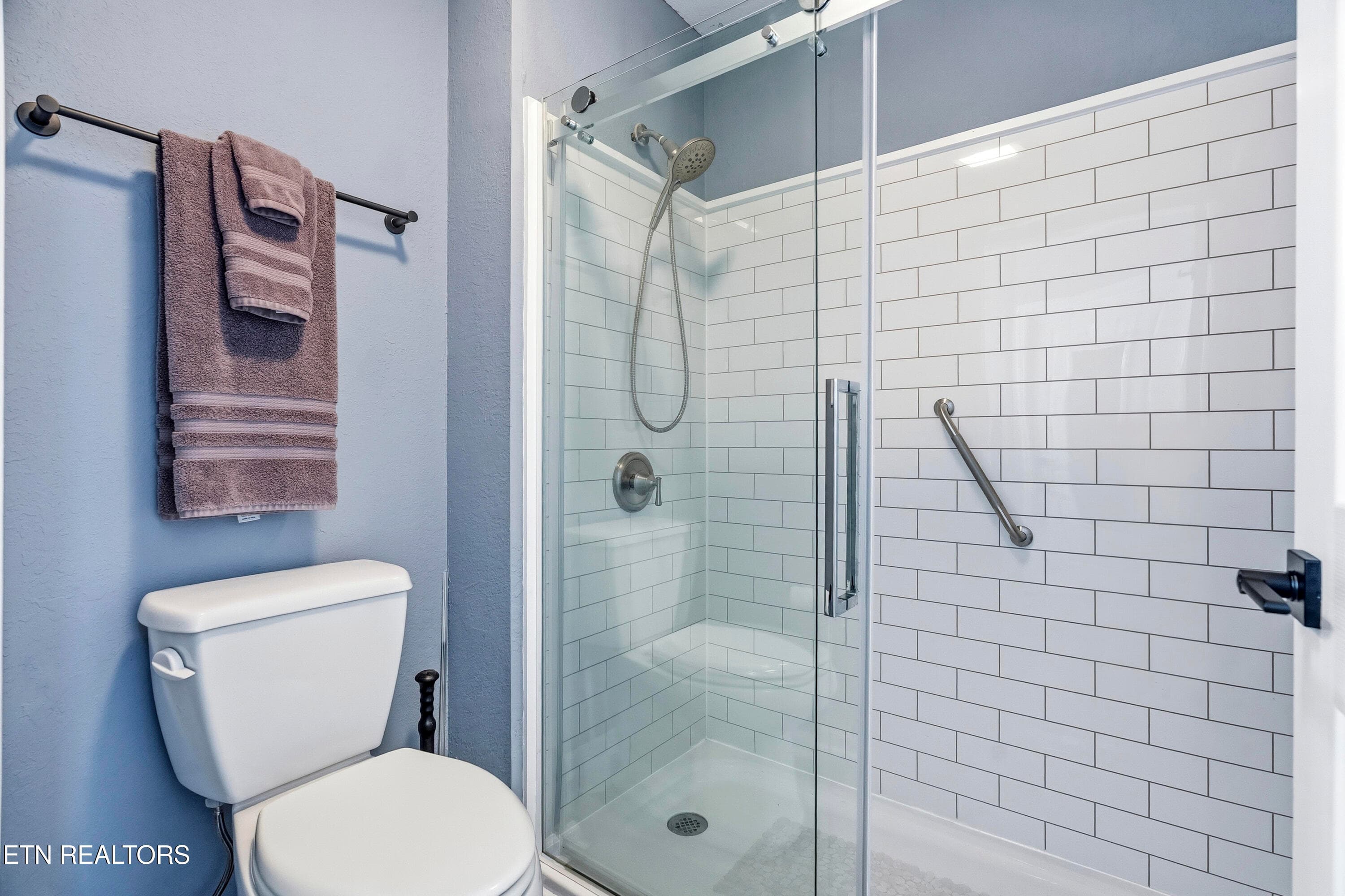 Master Shower - 10703 Admiral Bend Way, Knoxville, TN 37934, Knoxville
