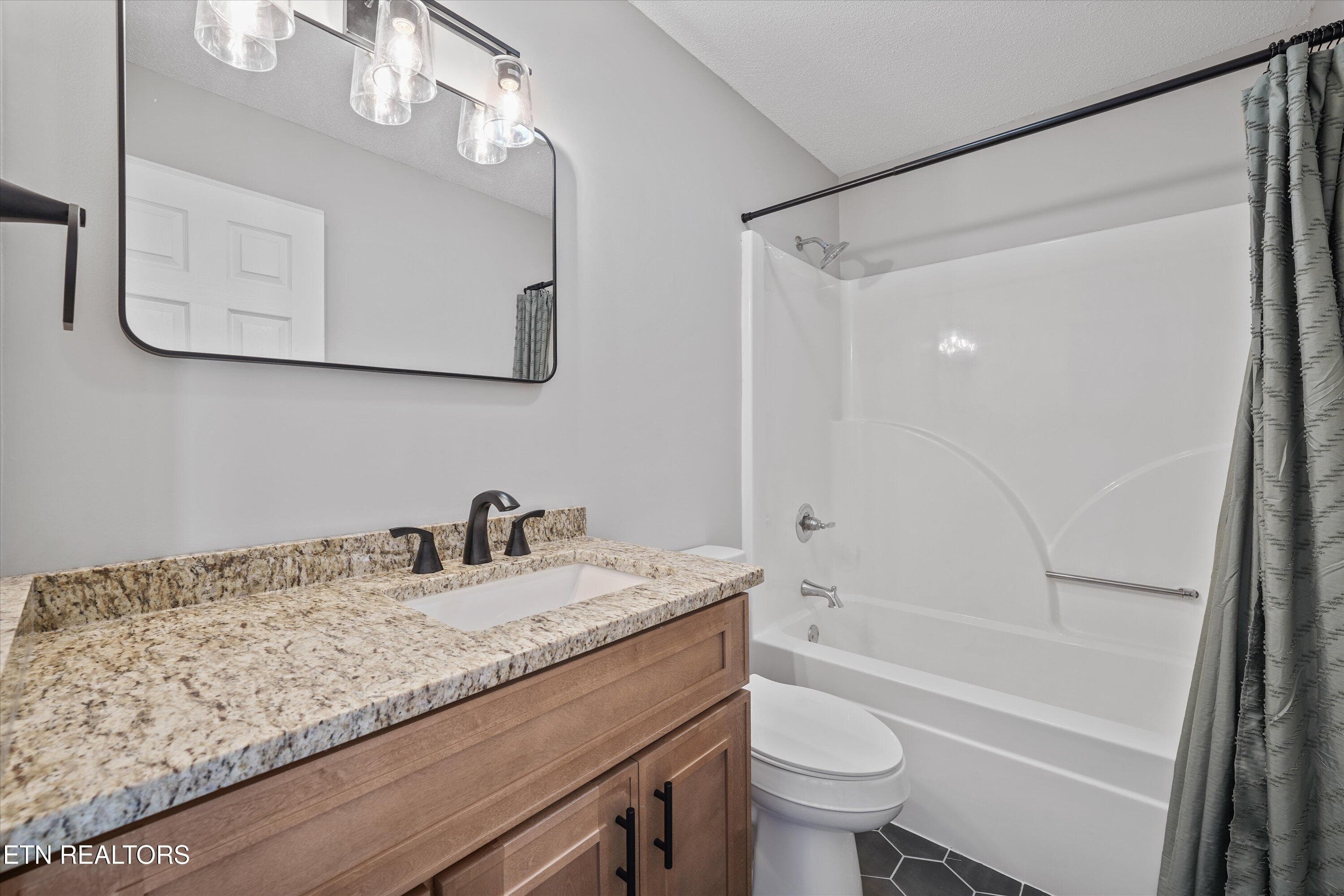 Guest Bath - 252 Perkins Lane, Jacksboro, TN 37757