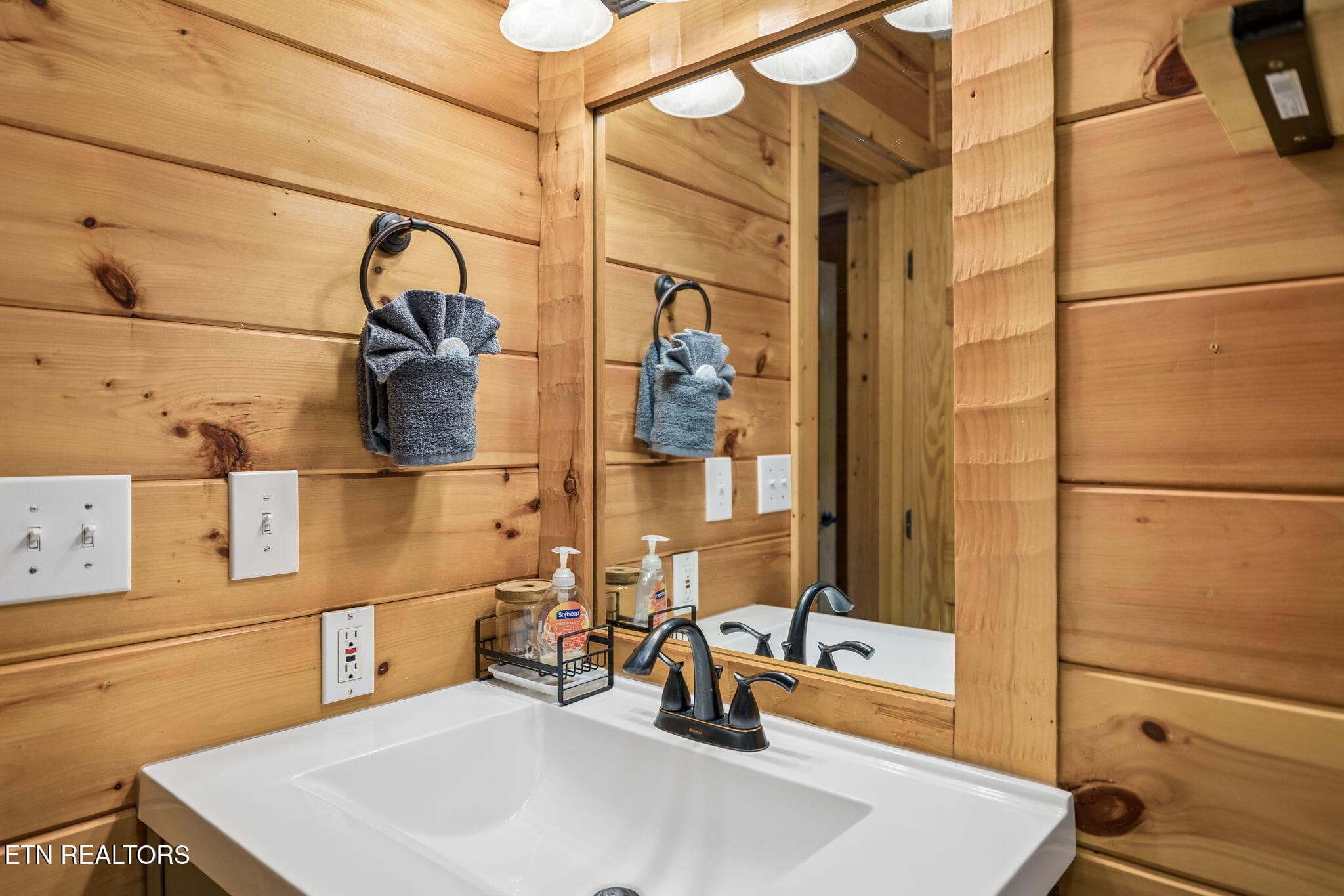 18-916 Hideaway Hills Cir - 018 - 916 Hideaway Hills Circle, Sevierville, TN 37862