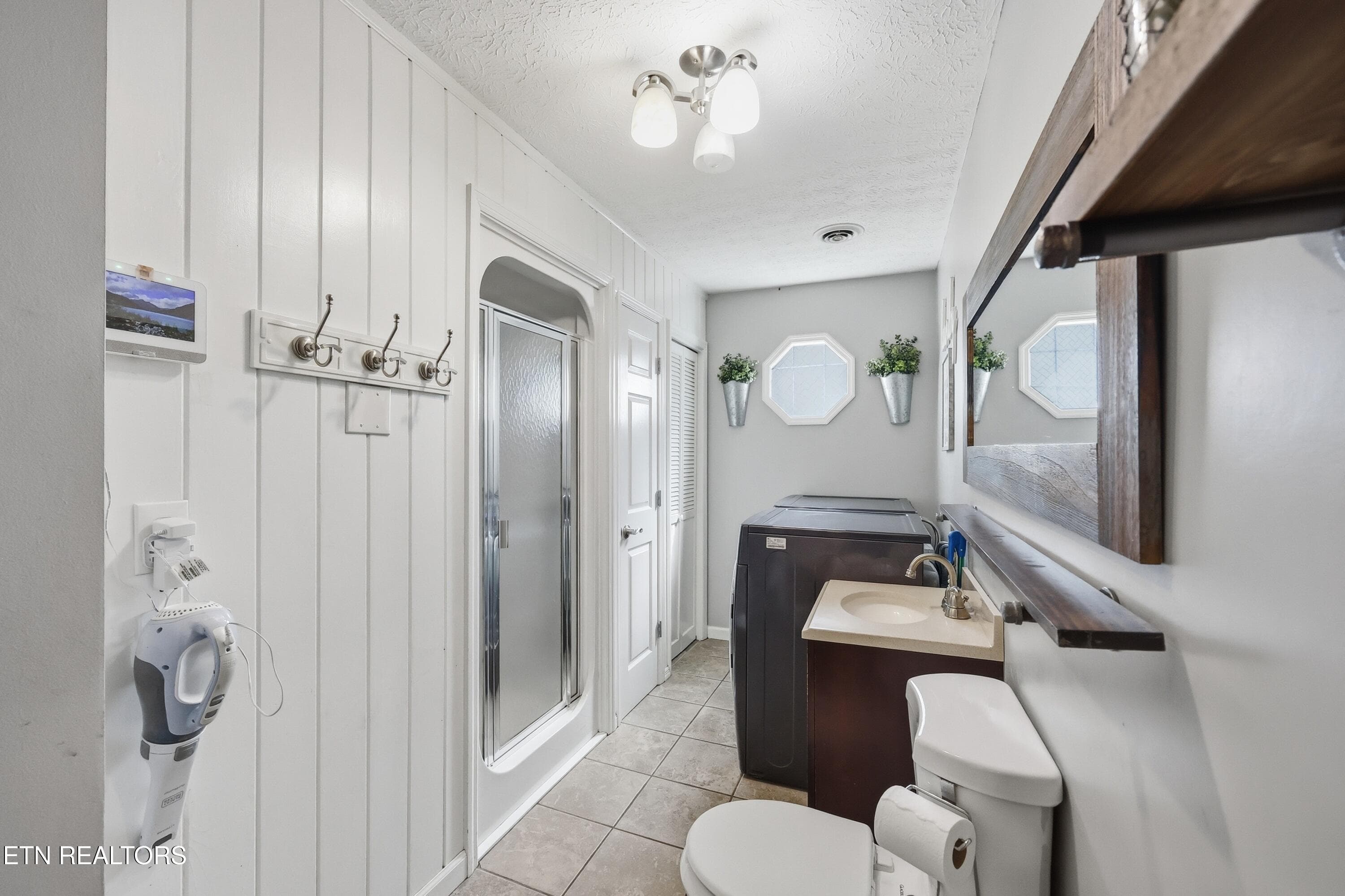 Laundry & Bath - 12516 Pony Express Drive, Knoxville, TN 37934, Knoxville