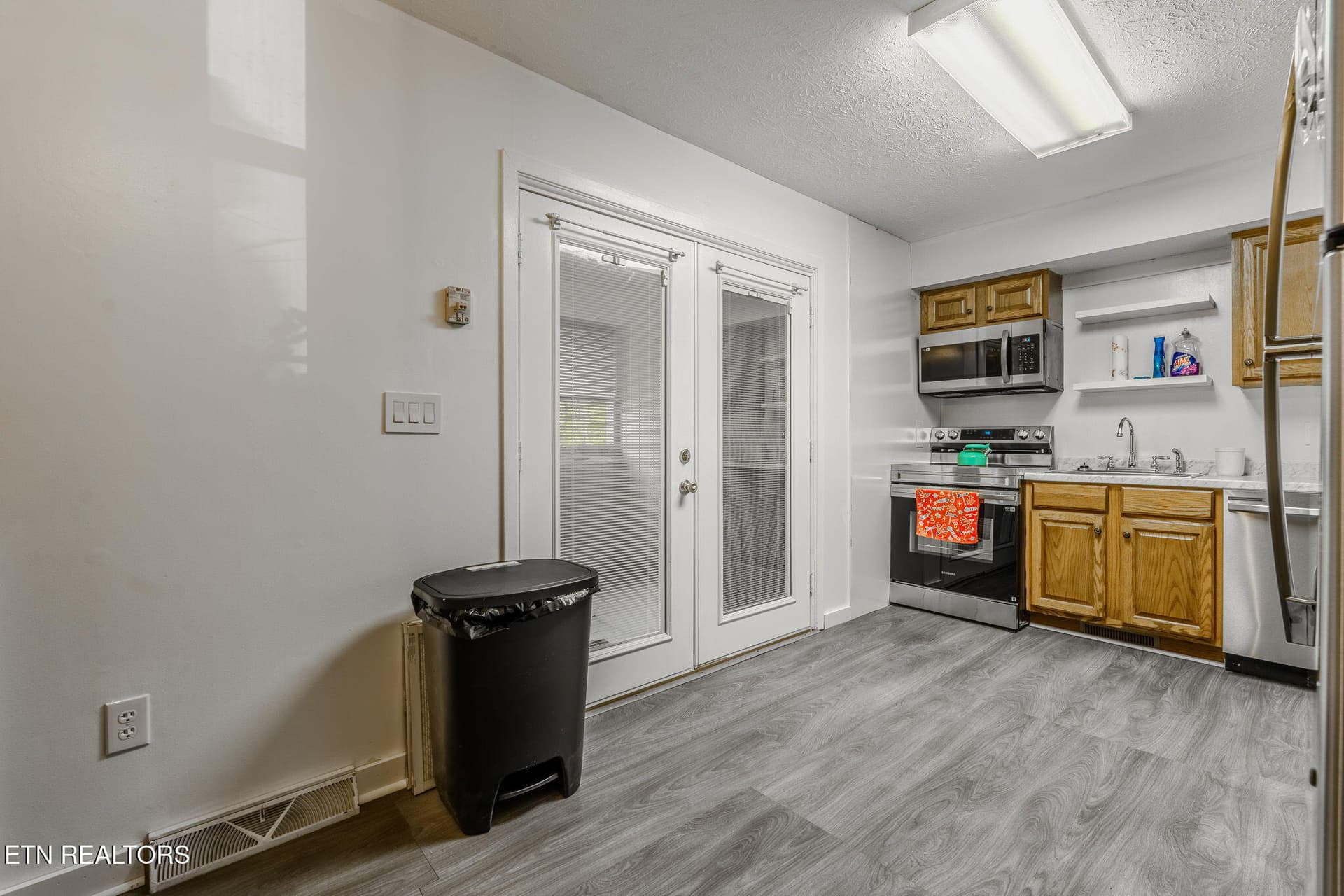 1-web-or-mls-_DSC3863-HDR - 405 Eastley Court #9, Kingsport, TN 37660