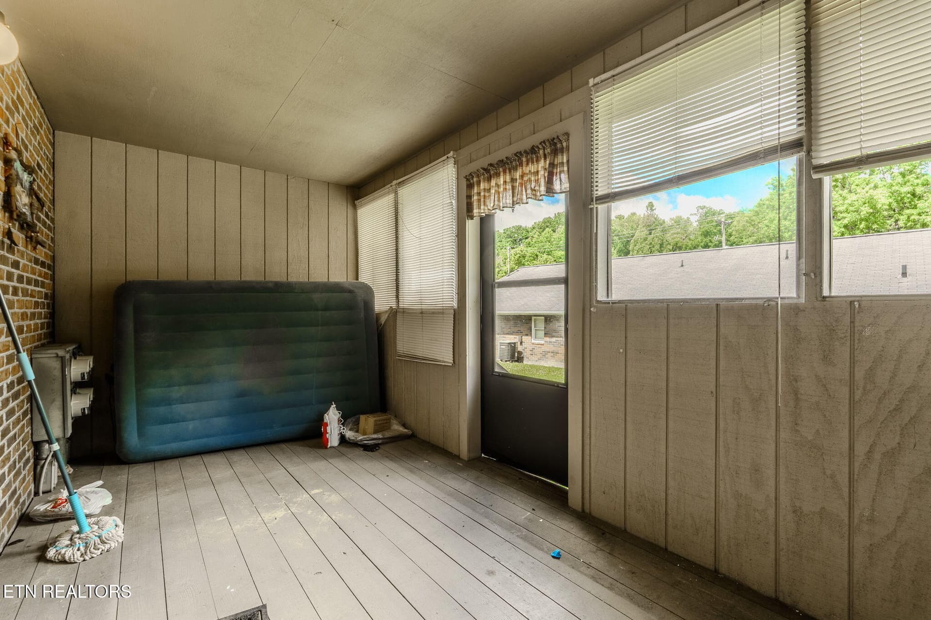 6-web-or-mls-_DSC3888-HDR - 405 Eastley Court #9, Kingsport, TN 37660
