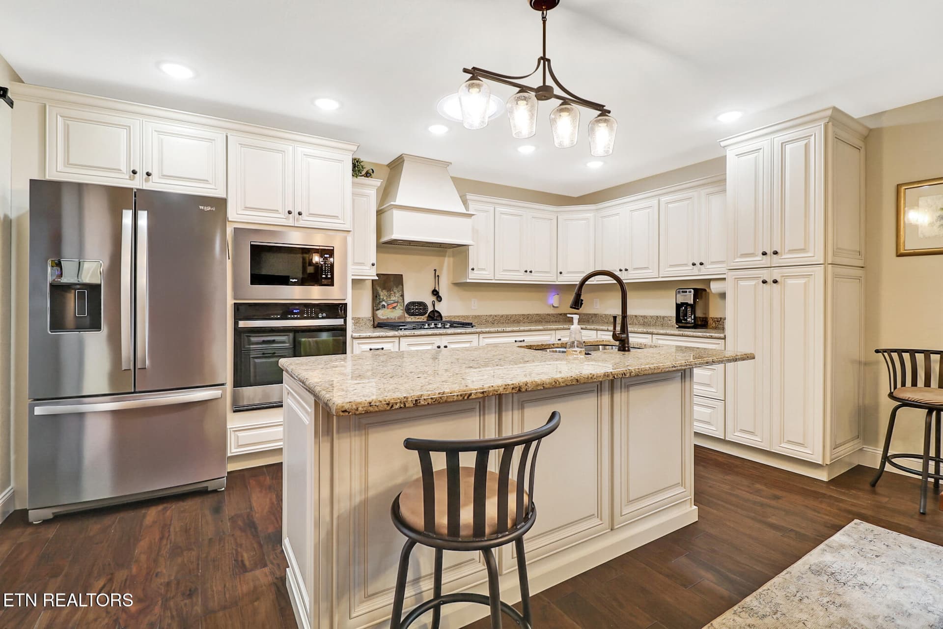 Kitchen Island - 23 Dove Cote Terrace, Crossville, TN 38558