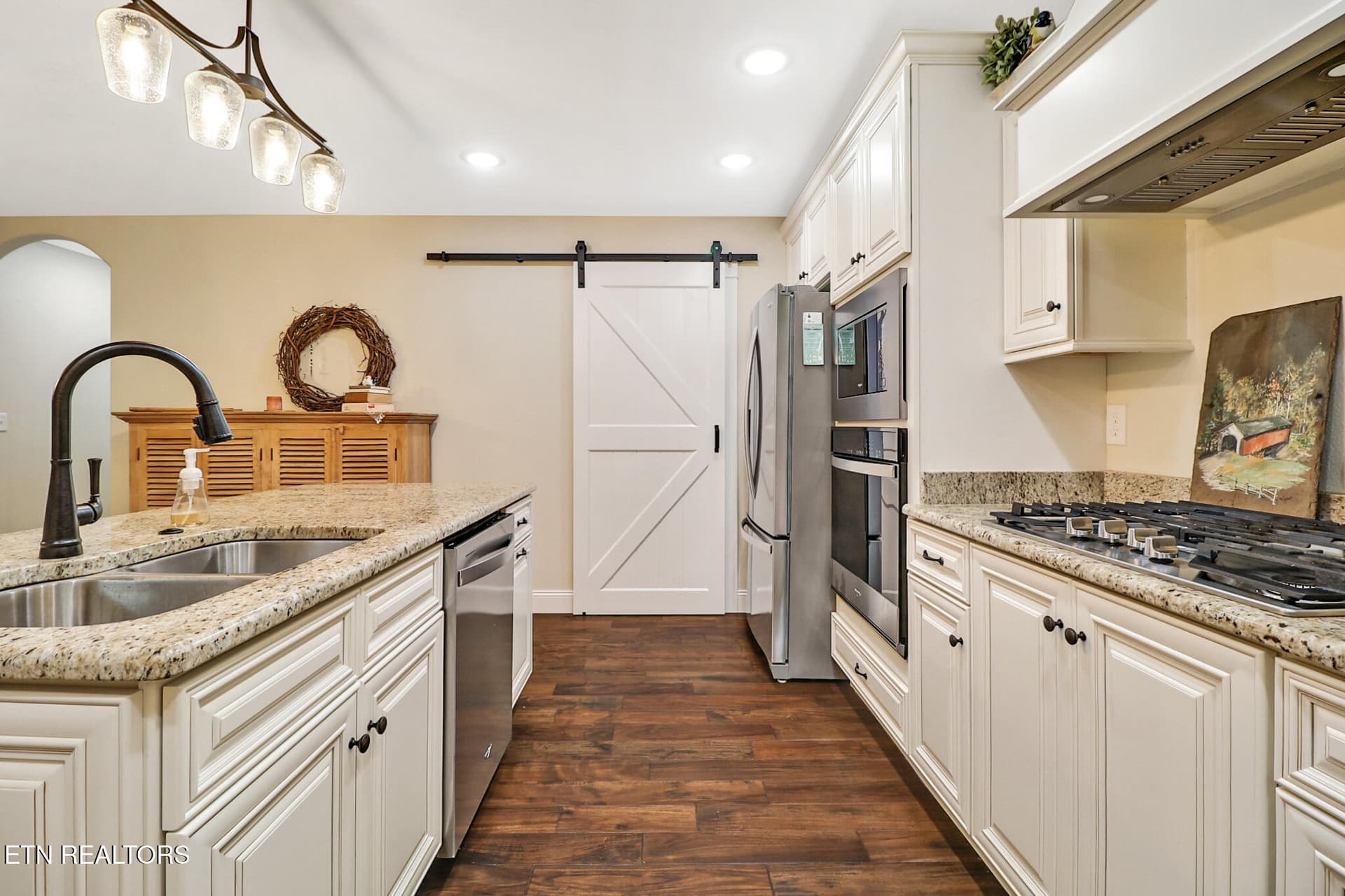 Gas Cooktop - 23 Dove Cote Terrace, Crossville, TN 38558