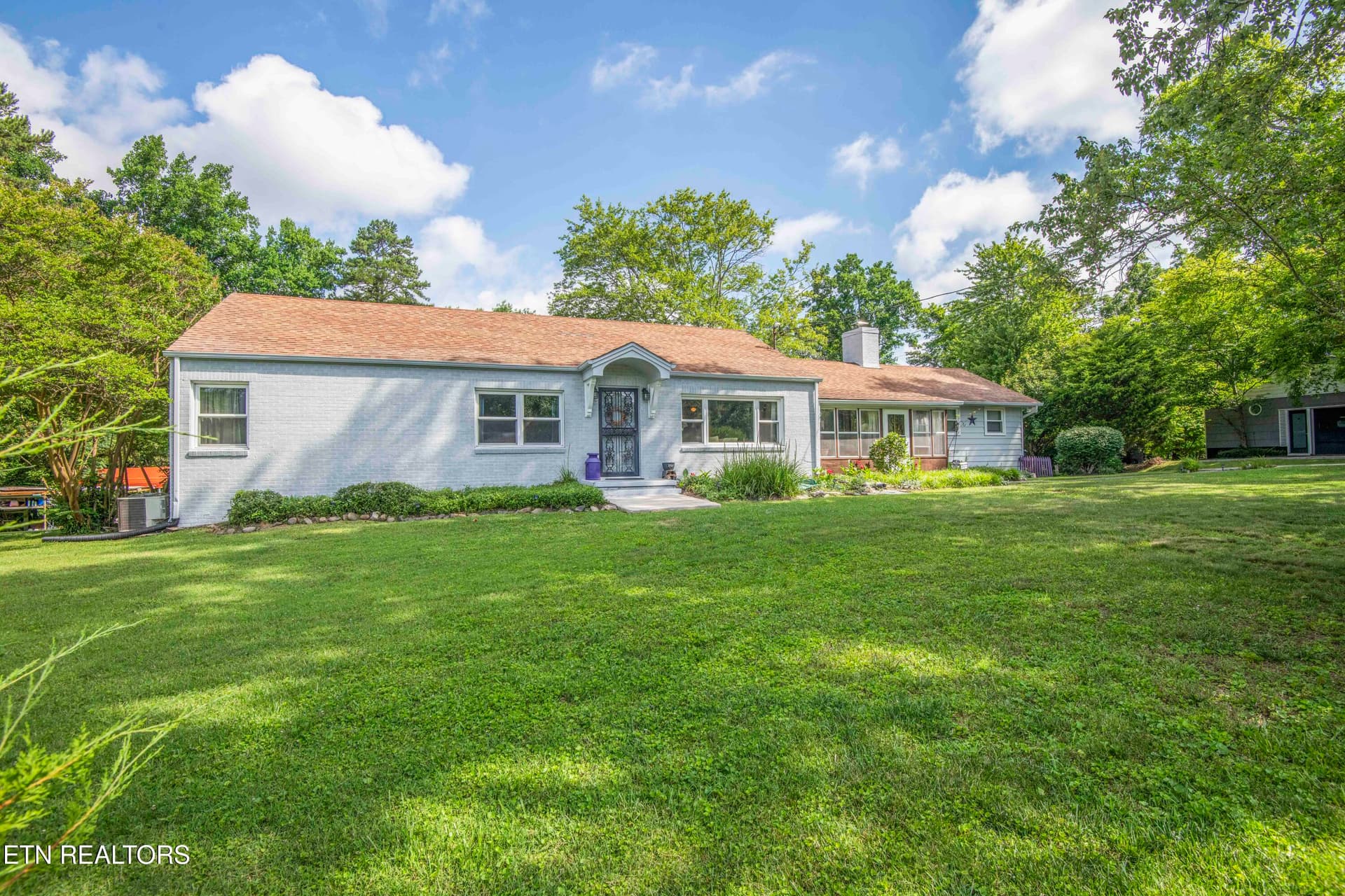 exterior 3_1 - 201 W Ford Valley Rd, Knoxville, TN 37920