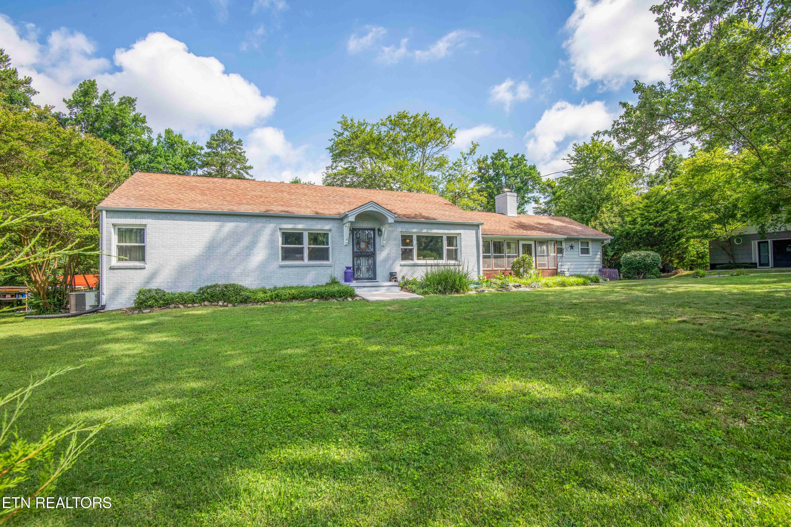 201 W Ford Valley Rd, Knoxville, TN 37920