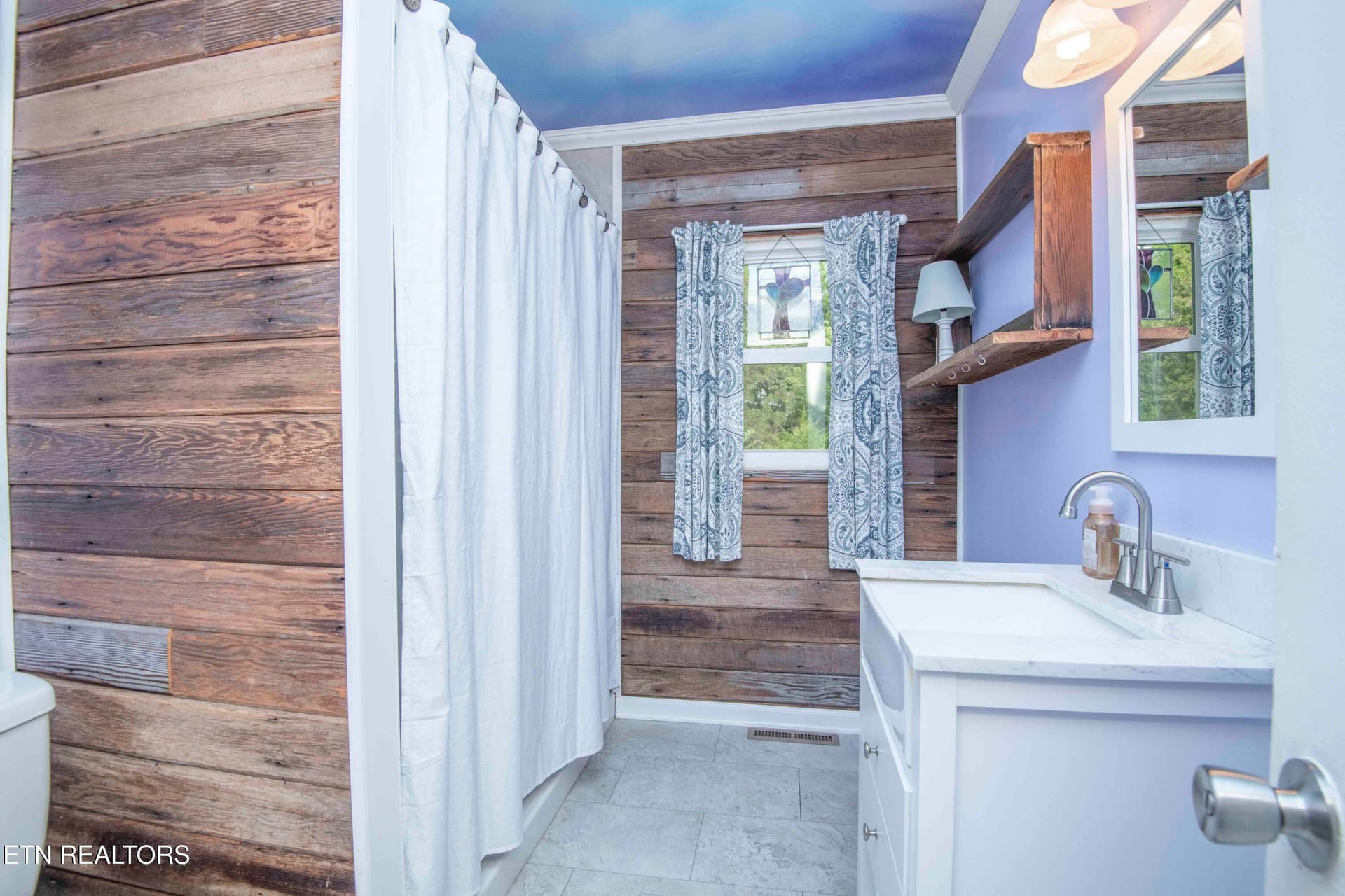 bath_1 - 201 W Ford Valley Rd, Knoxville, TN 37920