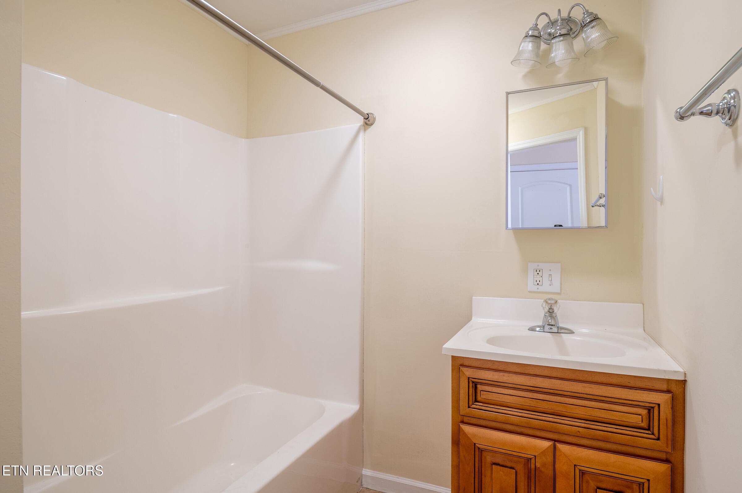 Primary Suite - 4300 Crosby Drive, Knoxville, TN 37909, Knoxville
