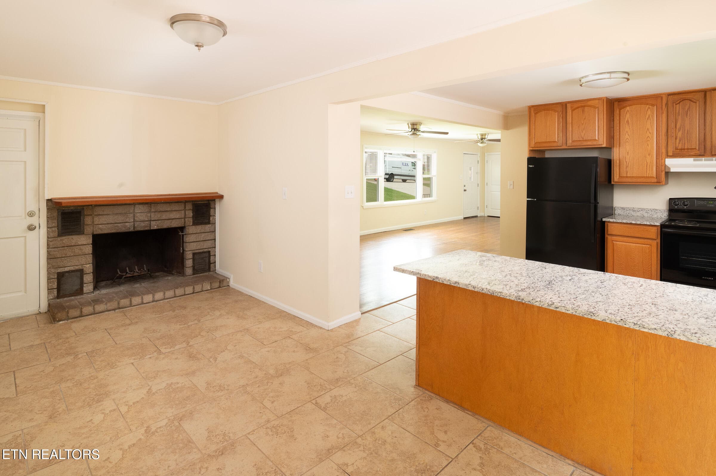 Wood Burning Fireplace - 4300 Crosby Drive, Knoxville, TN 37909, Knoxville