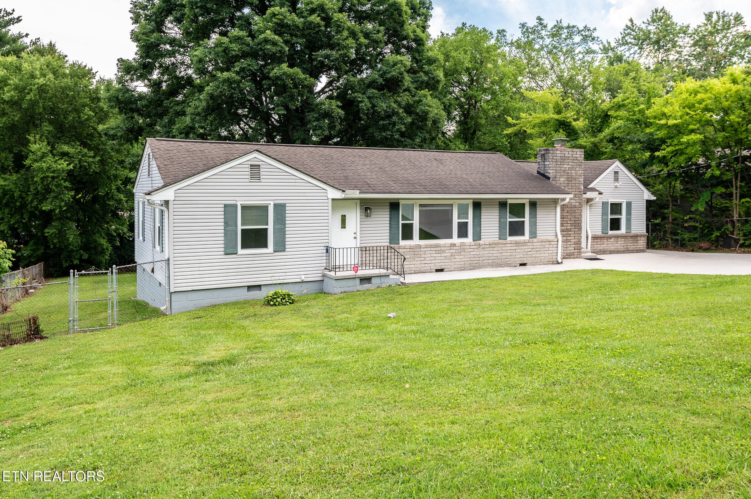 Welcome Home! - 4300 Crosby Drive, Knoxville, TN 37909, Knoxville