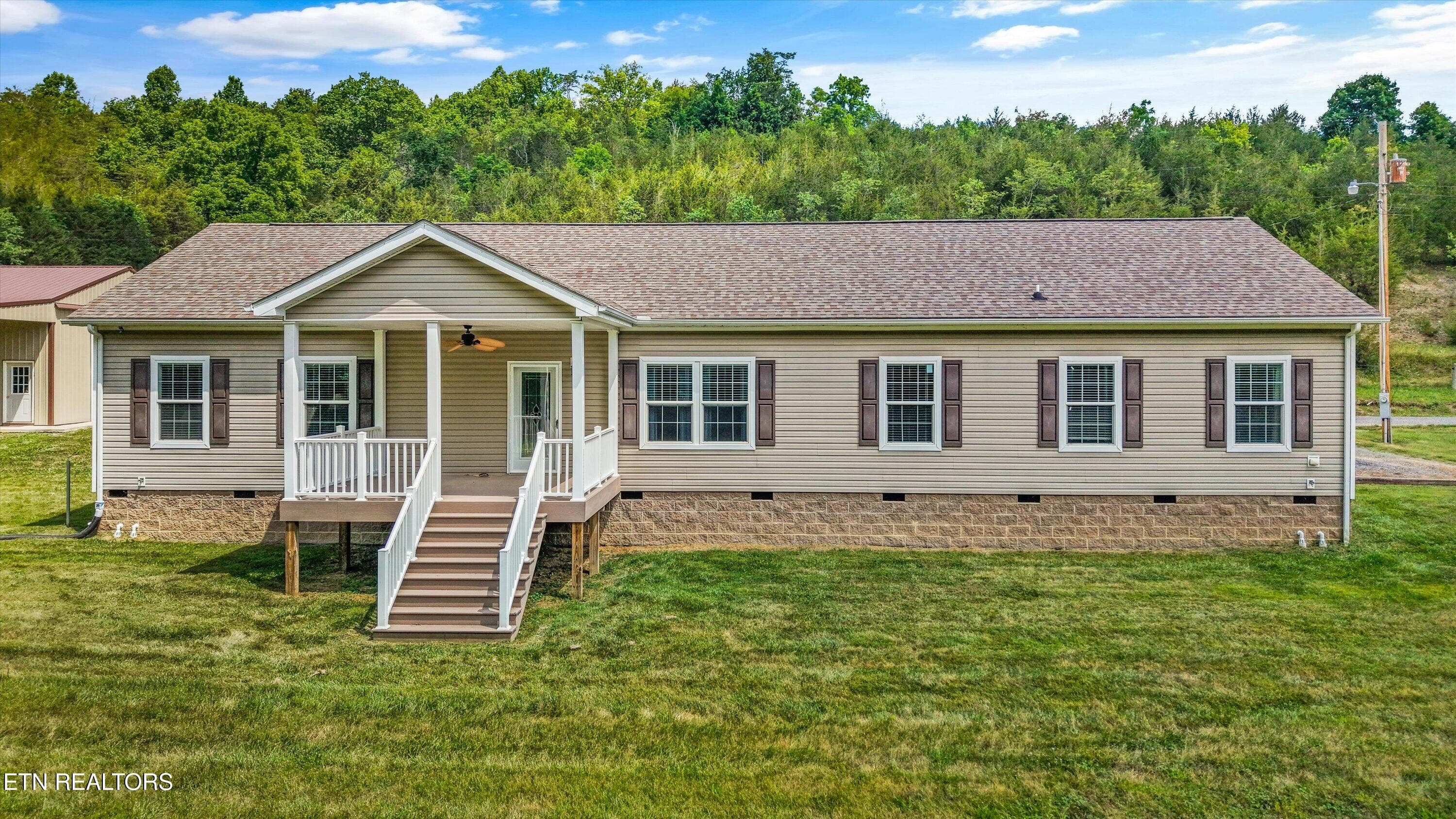2974 Stoney Gap Rd, Sneedville, TN 37869