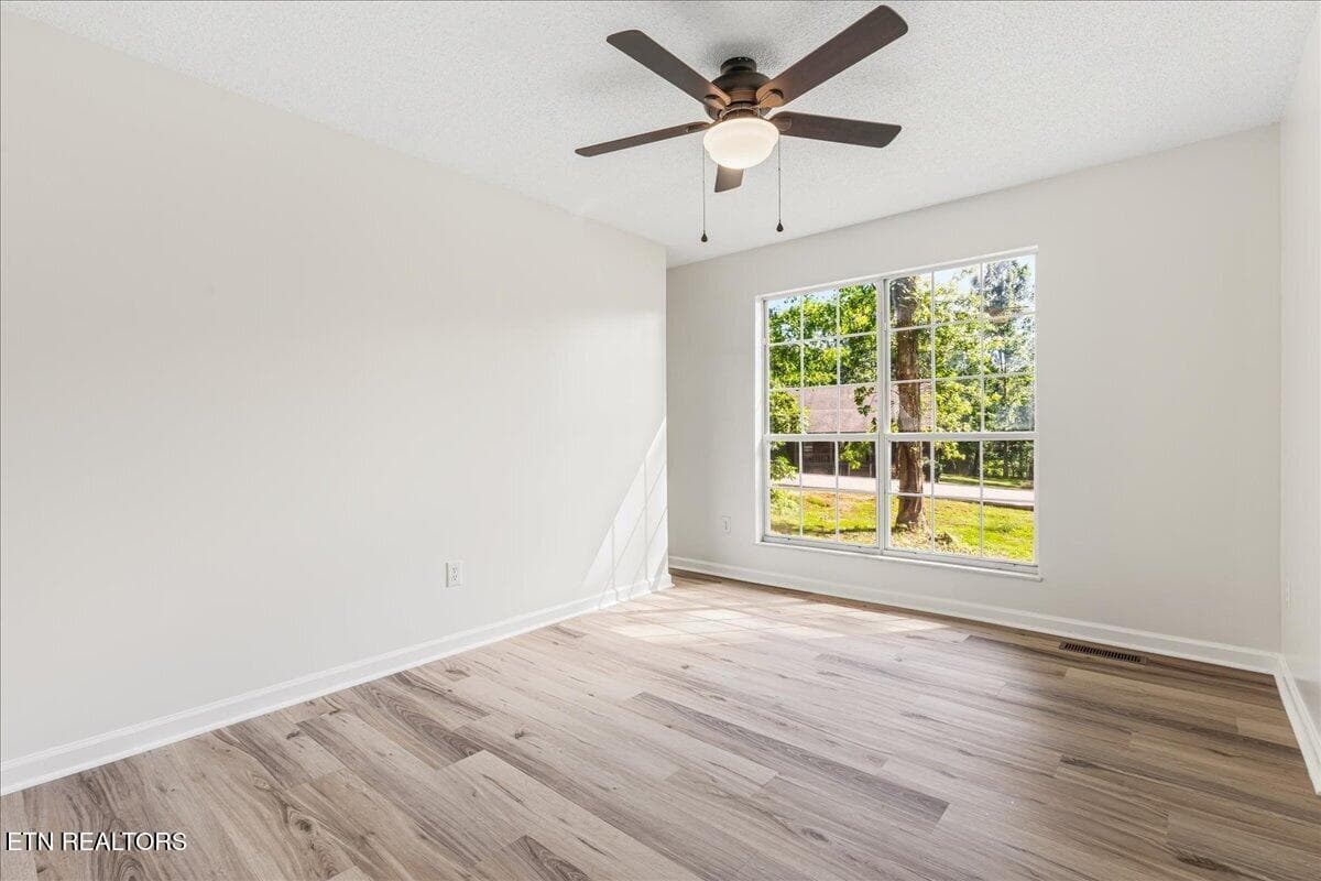 24 - 2613 Kenwood Drive, Athens, TN 37303