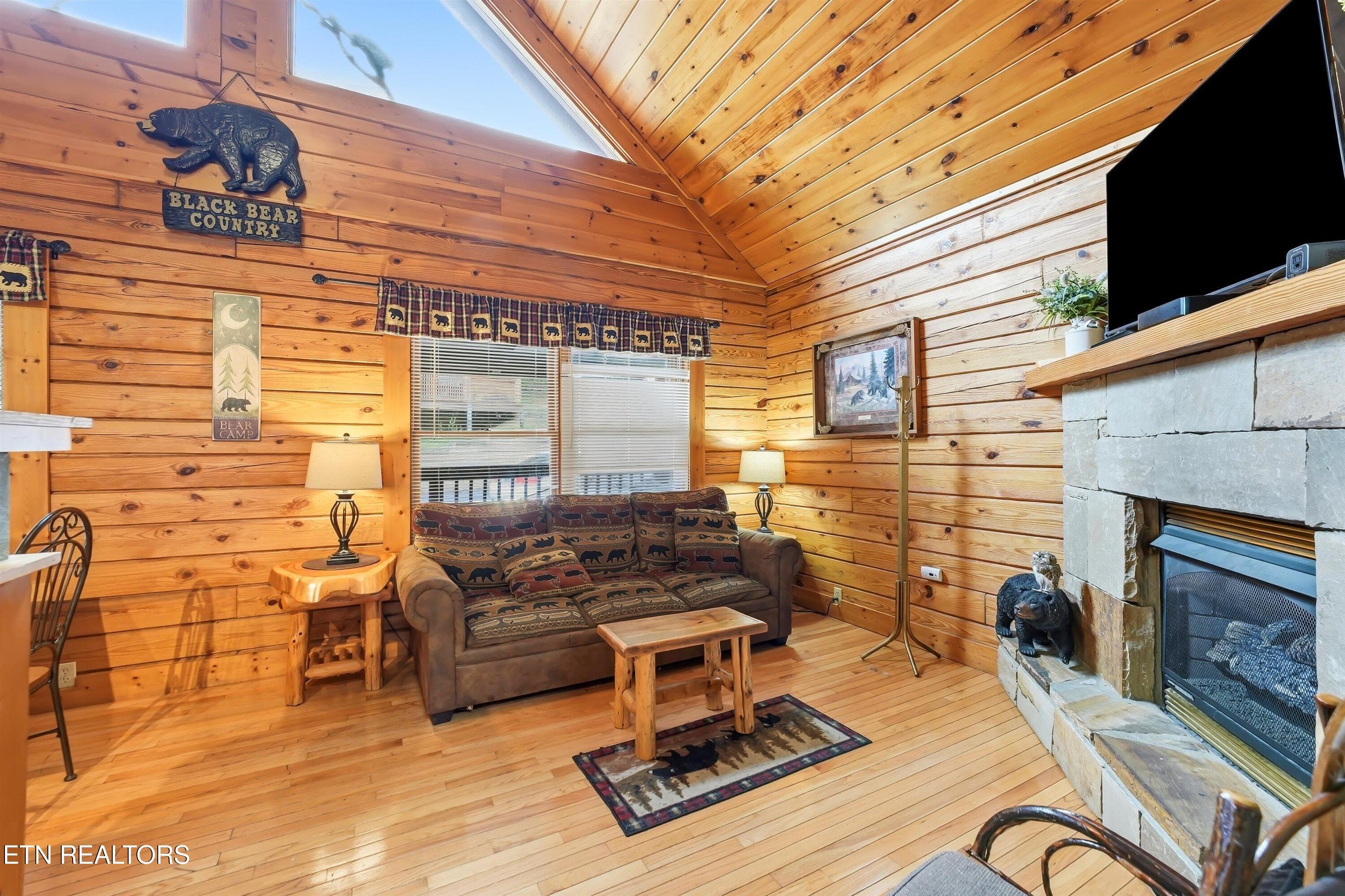 08-FINAL-8 - 336 Big Bear Way, Pigeon Forge, TN 37863, Pigeon Forge