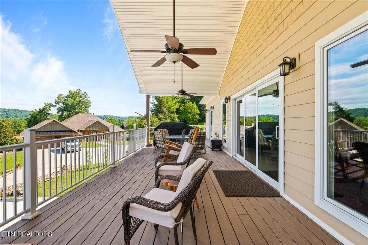 Back Deck - 1380 E Norris Point Rd, LaFollette, TN 37766, LaFollette