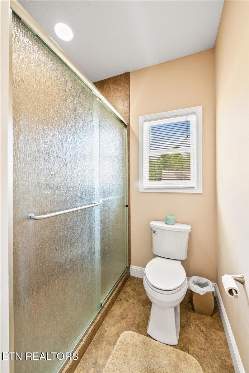 Guest Bath 2 Shower:Toilet - 1380 E Norris Point Rd, LaFollette, TN 37766, LaFollette