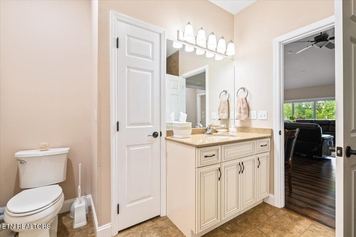 Guest Bath 1 Bath Vanity - 1380 E Norris Point Rd, LaFollette, TN 37766, LaFollette
