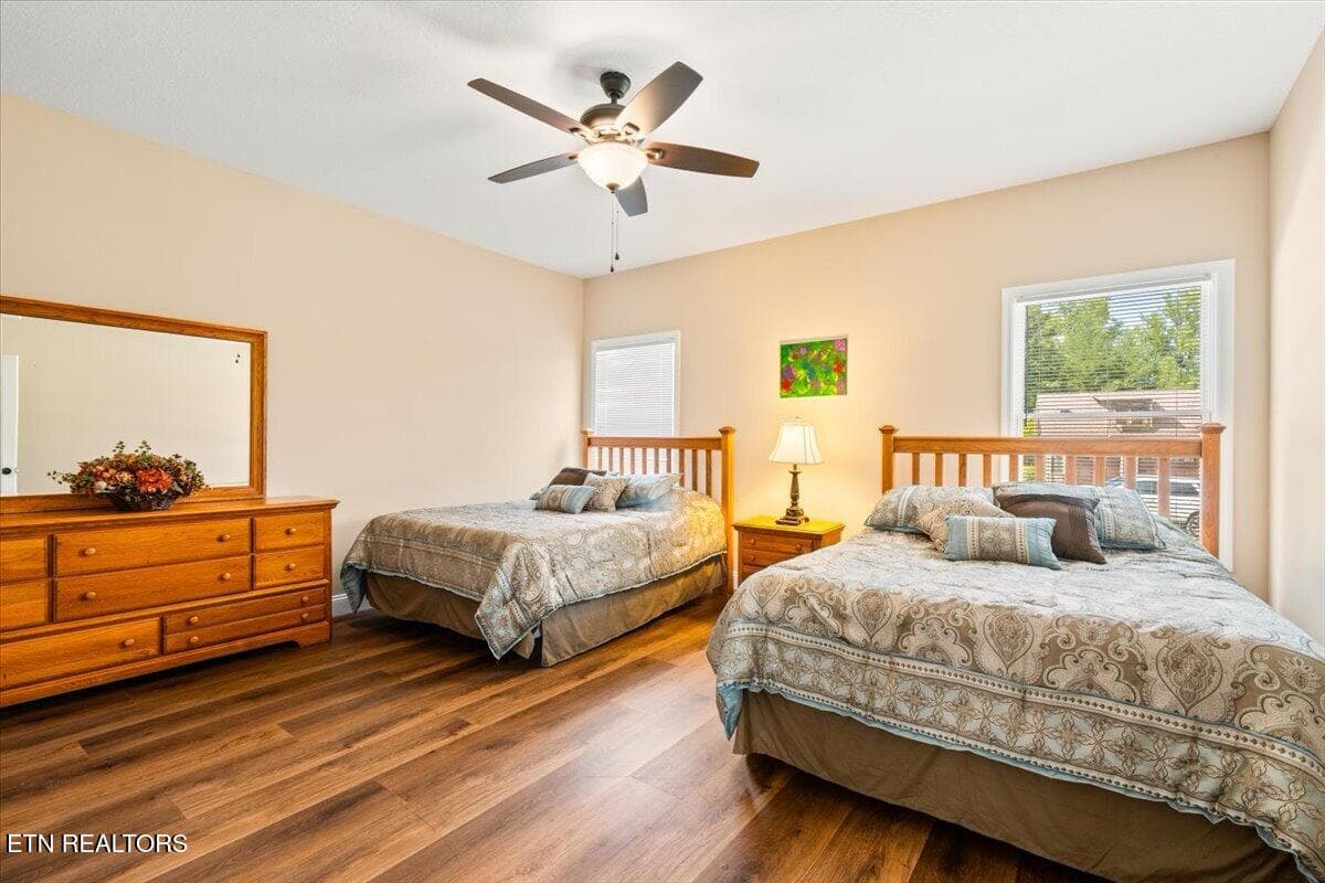 Flex Room - 1380 E Norris Point Rd, LaFollette, TN 37766, LaFollette